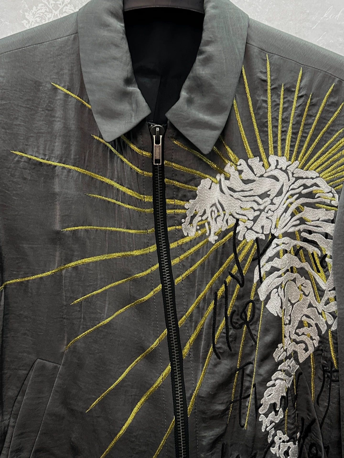Haider Ackermann Haider Ackermann 16ss silk white tiger embroidered jacket Size US L / EU 52-54 / 3 - 3 Thumbnail