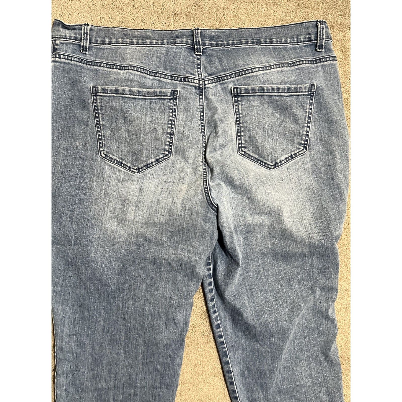 Gloria Vanderbilt Gloria Vanderbilt Amanda Jeans Womens Straight Denim 20W Plus Size Blue 31 In Inseam Regular Rise Mid Vintage No 98% Cotton 2% Spandex Size 27" / US 4 / IT 40 - 4 Thumbnail