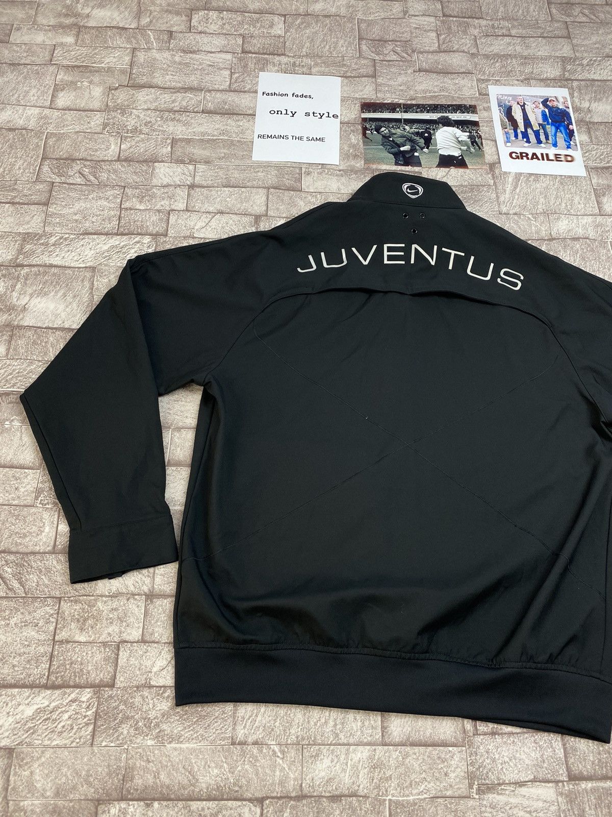 Vintage Vintage Juventus FC Nike Soccer Jacket Track Size US L / EU 52-54 / 3 - 11 Thumbnail