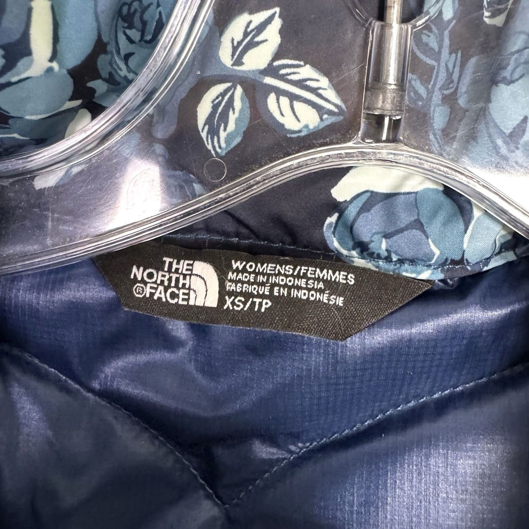 The North Face VINTAGE The North Face Puffer Vest 550 Goose Down Womens XS Blue Floral Zip Flare Size XS / US 0-2 / IT 36-38 - 6 Thumbnail