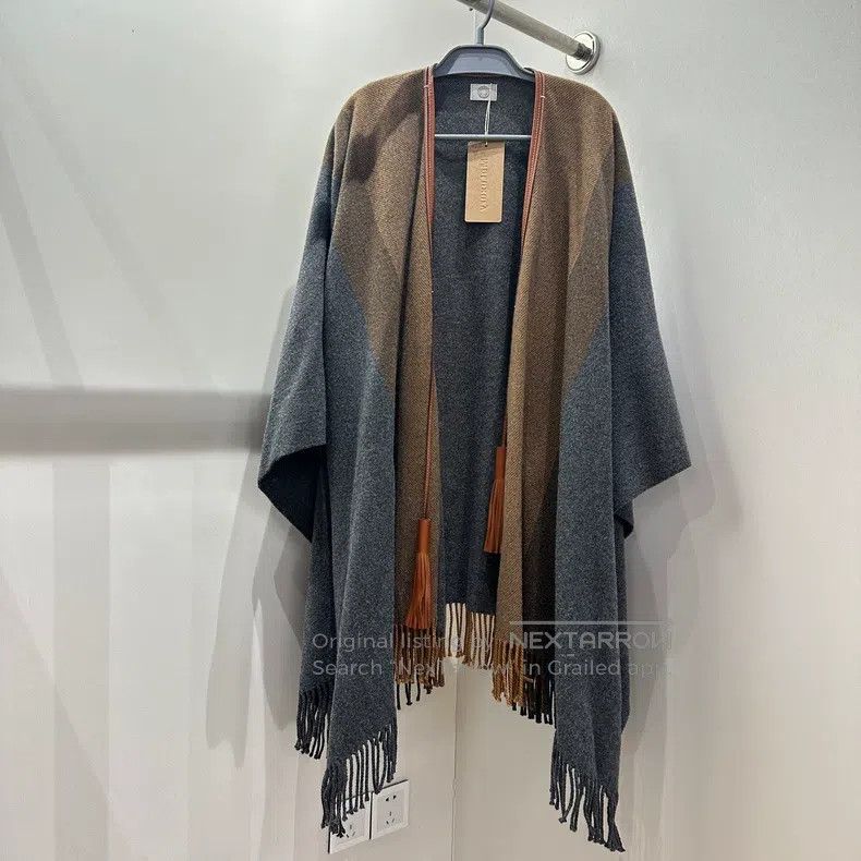 Hermes Hermes Contrast Color Fringe Wool Shawl Cape Size ONE SIZE - 1 Thumbnail