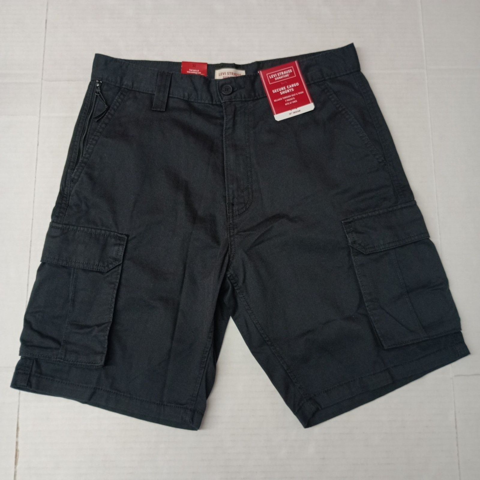 Levi's Levi Strauss Cargo Shorts Men's Size 32 Black 10" Inseam Size US 32 / EU 48 - 1 Thumbnail