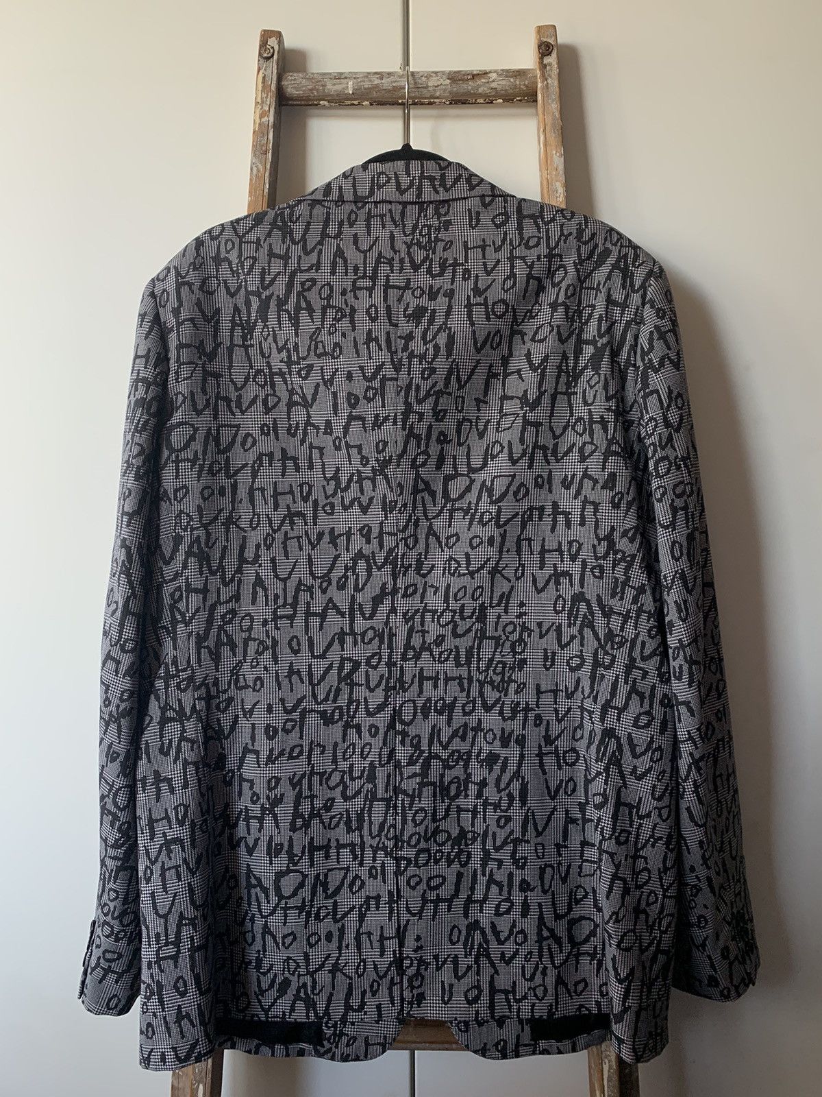 Comme des Garcons Homme Plus COMME DES GARÇONS HOMME PLUS EDWARD GOSS TEXT PRINT BLAZER Size US XL / EU 56 / 4 - 3 Thumbnail