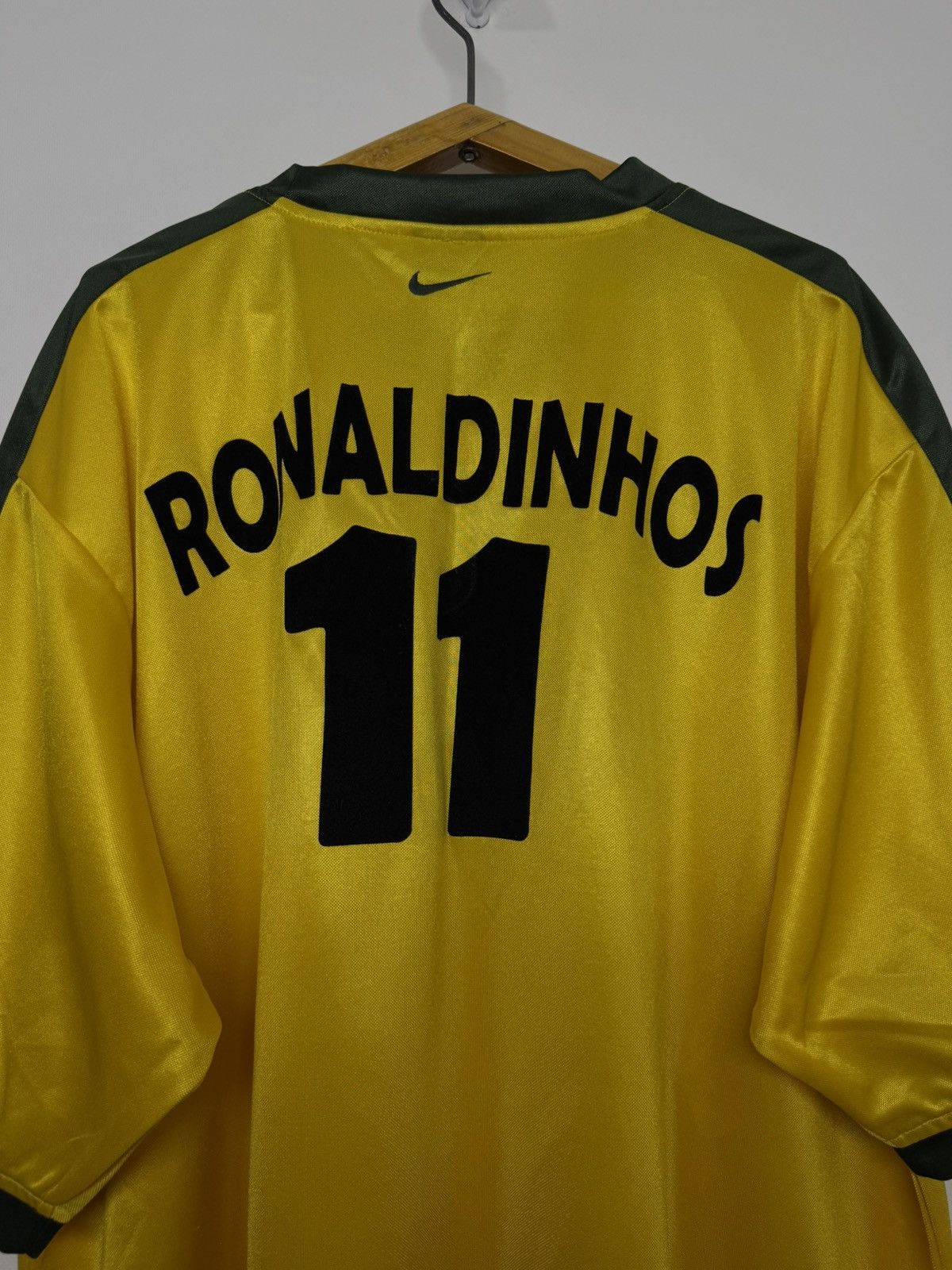 Nike Vintage BRAZIL 2000/2002 HOME FOOTBALL SHIRT SOCCER JERSEY Size US XL / EU 56 / 4 - 4 Thumbnail