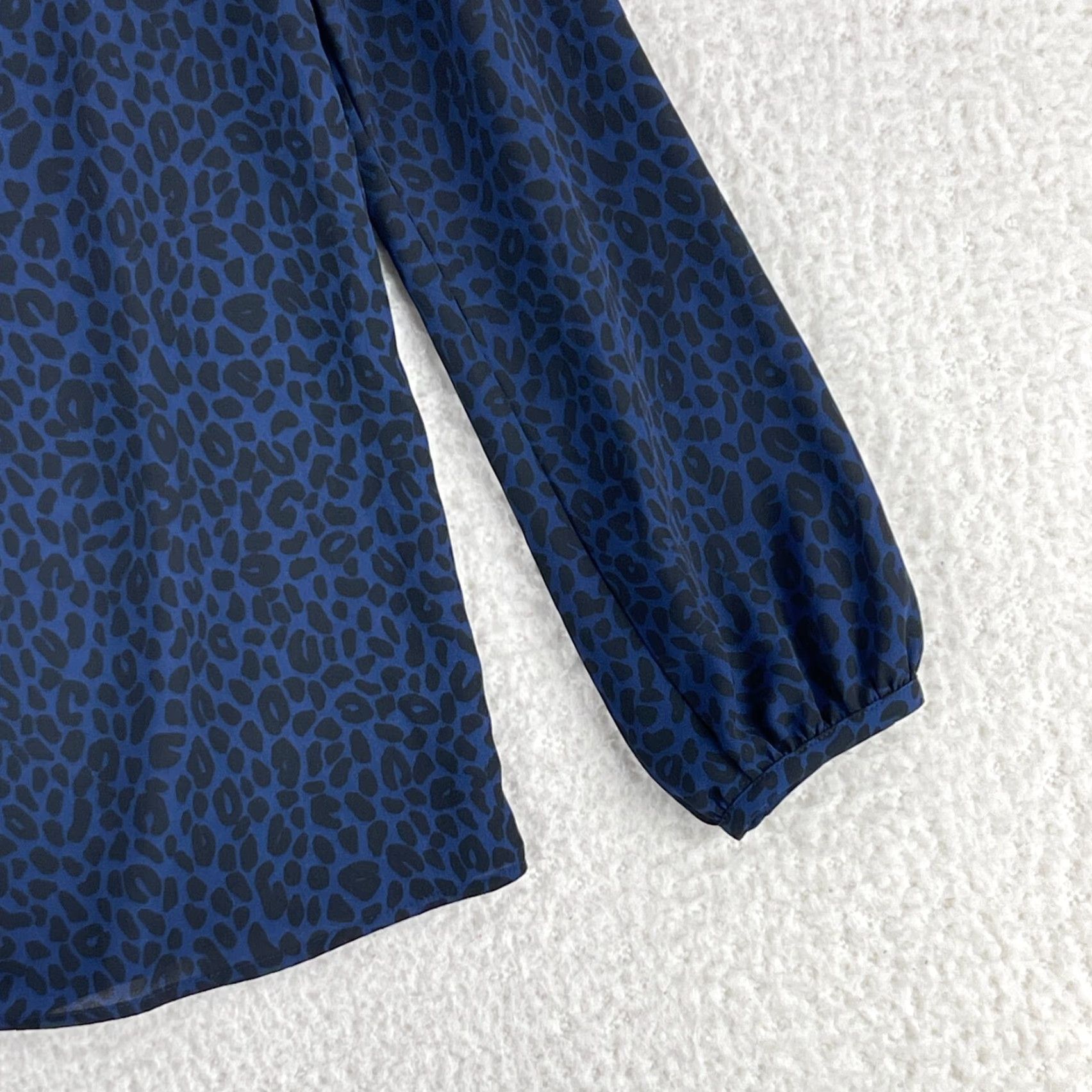 Ann Taylor Ann Taylor LOFT Shirt Women Small Blue Animal Print Long Sleeve Lightweight Size S / US 4 / IT 40 - 5 Thumbnail