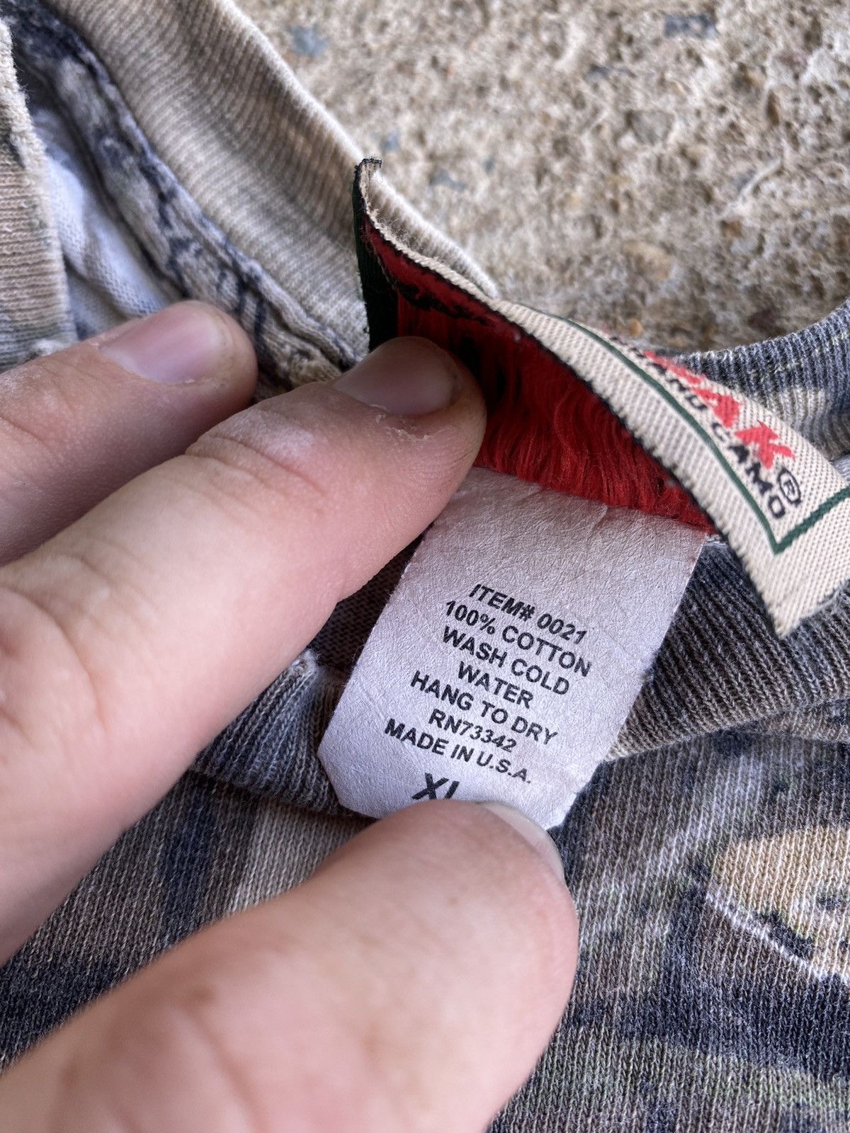 Realtree × Vintage Vintage 90’s Mossy Oak Camo Faded Distressed Pocket Shirt Size US XL / EU 56 / 4 - 4 Thumbnail
