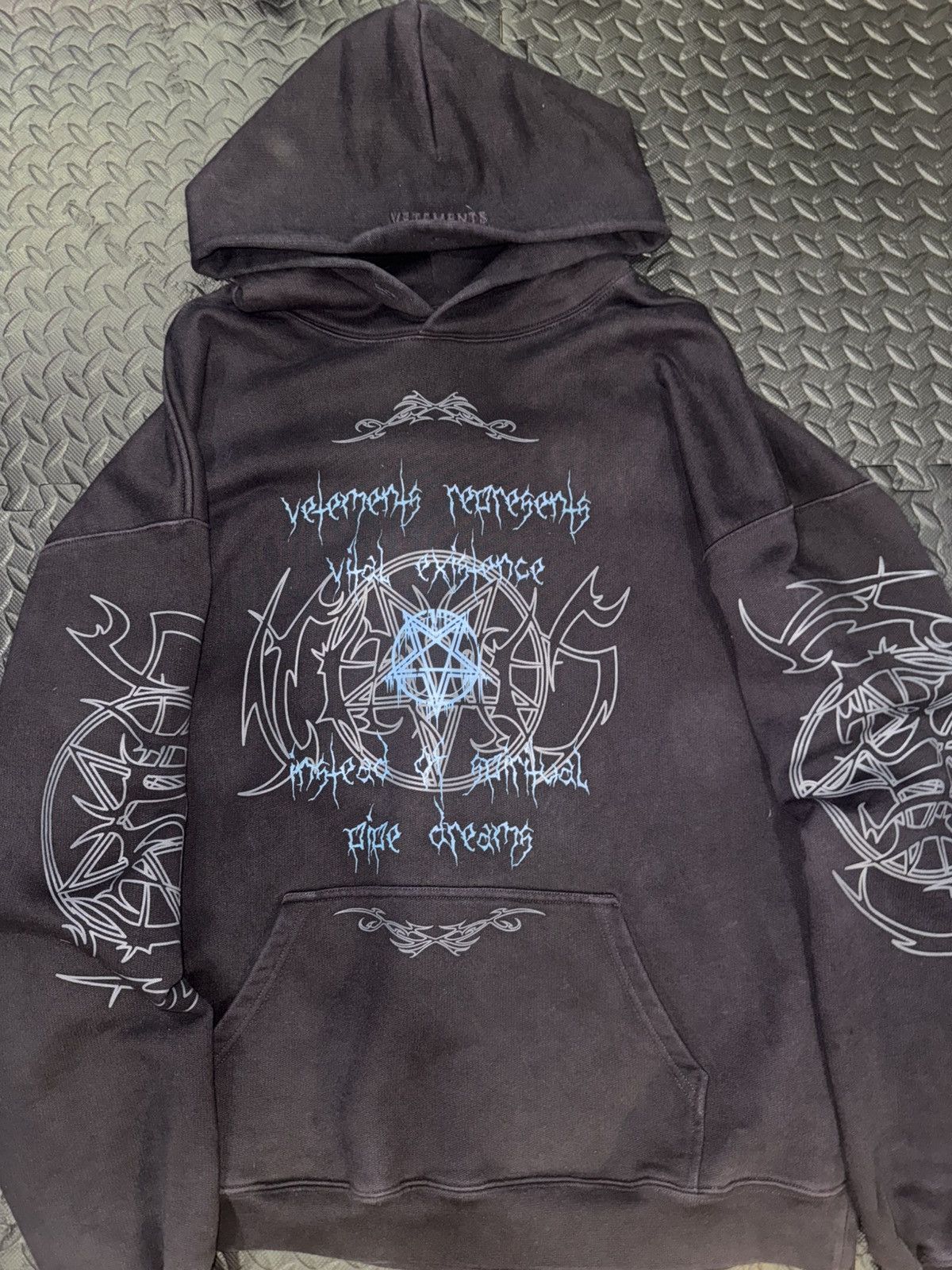 Vetements VETEMENTS VITAL EXISTENCE HOODIE Size US M / EU 48-50 / 2 - 1 Thumbnail