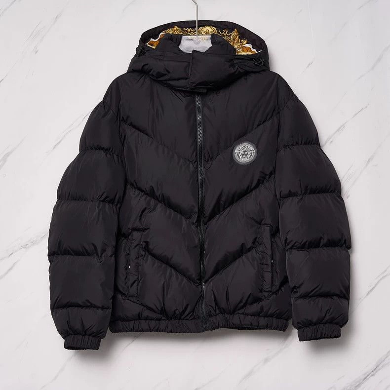 Versace Versace Wear a padded jacket on both sides Size US M / EU 48-50 / 2 - 1 Thumbnail