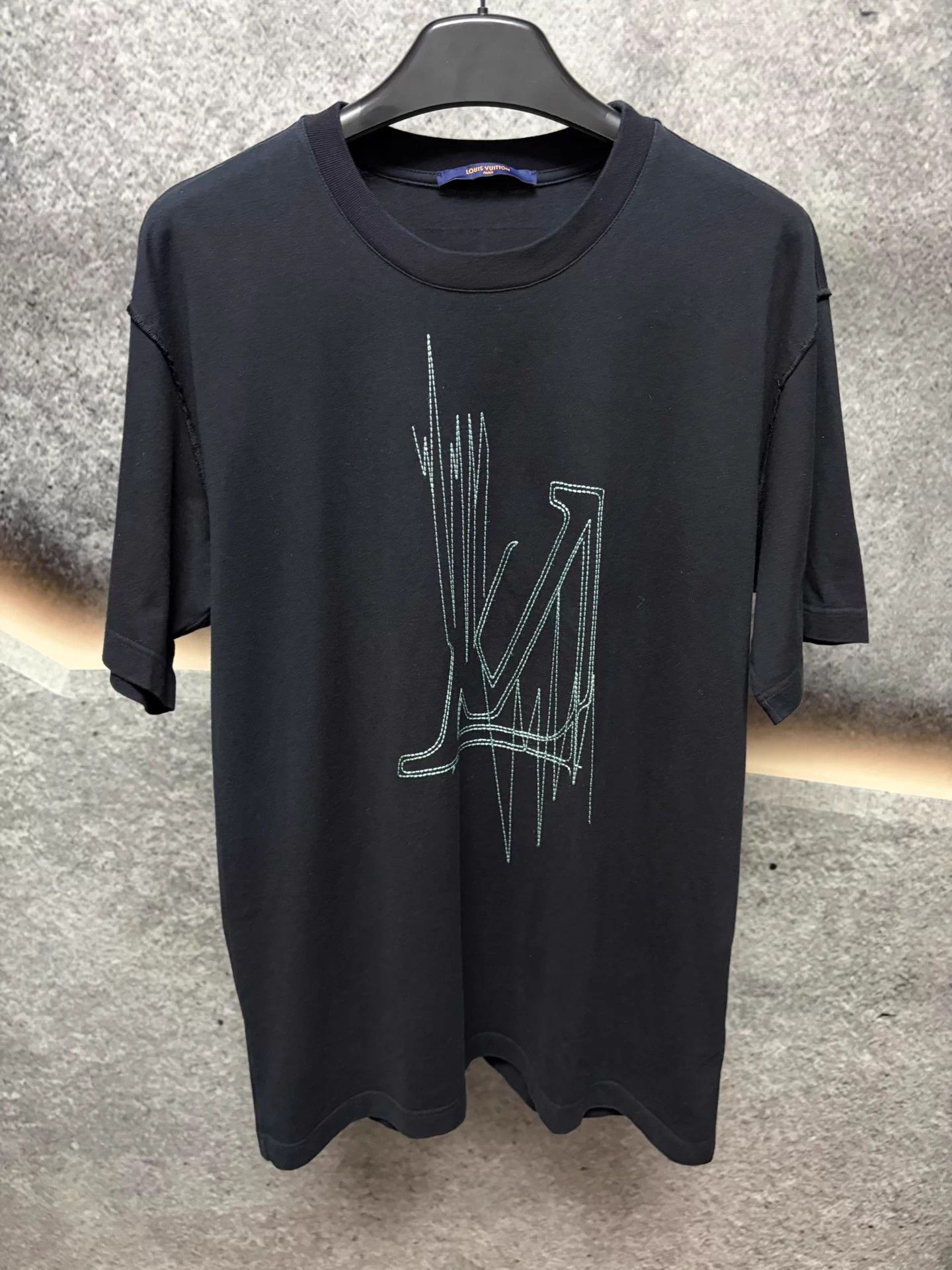 Louis Vuitton Louis Vuitton black short-sleeve T-shirt XL Size US XL / EU 56 / 4 - 1 Thumbnail