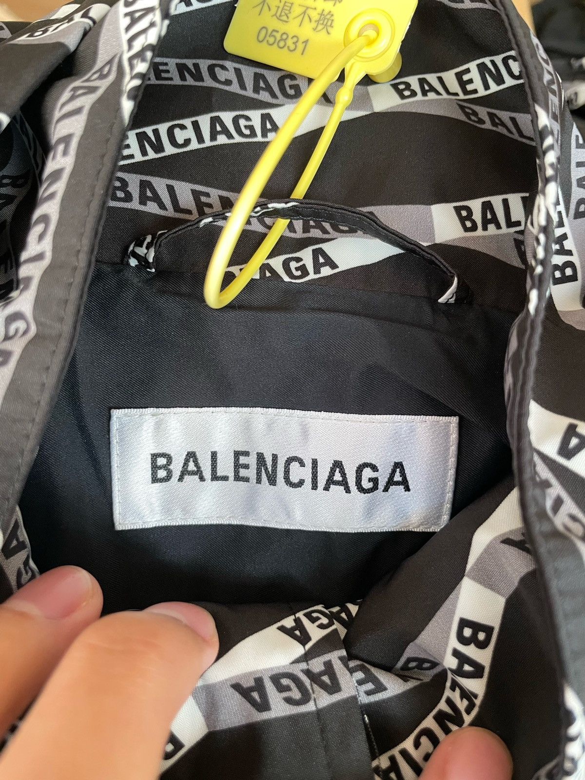 Balenciaga Balenciaga x Kanye YE24 1 of 1 Monogram Printed Coat Size US L / EU 52-54 / 3 - 6 Thumbnail