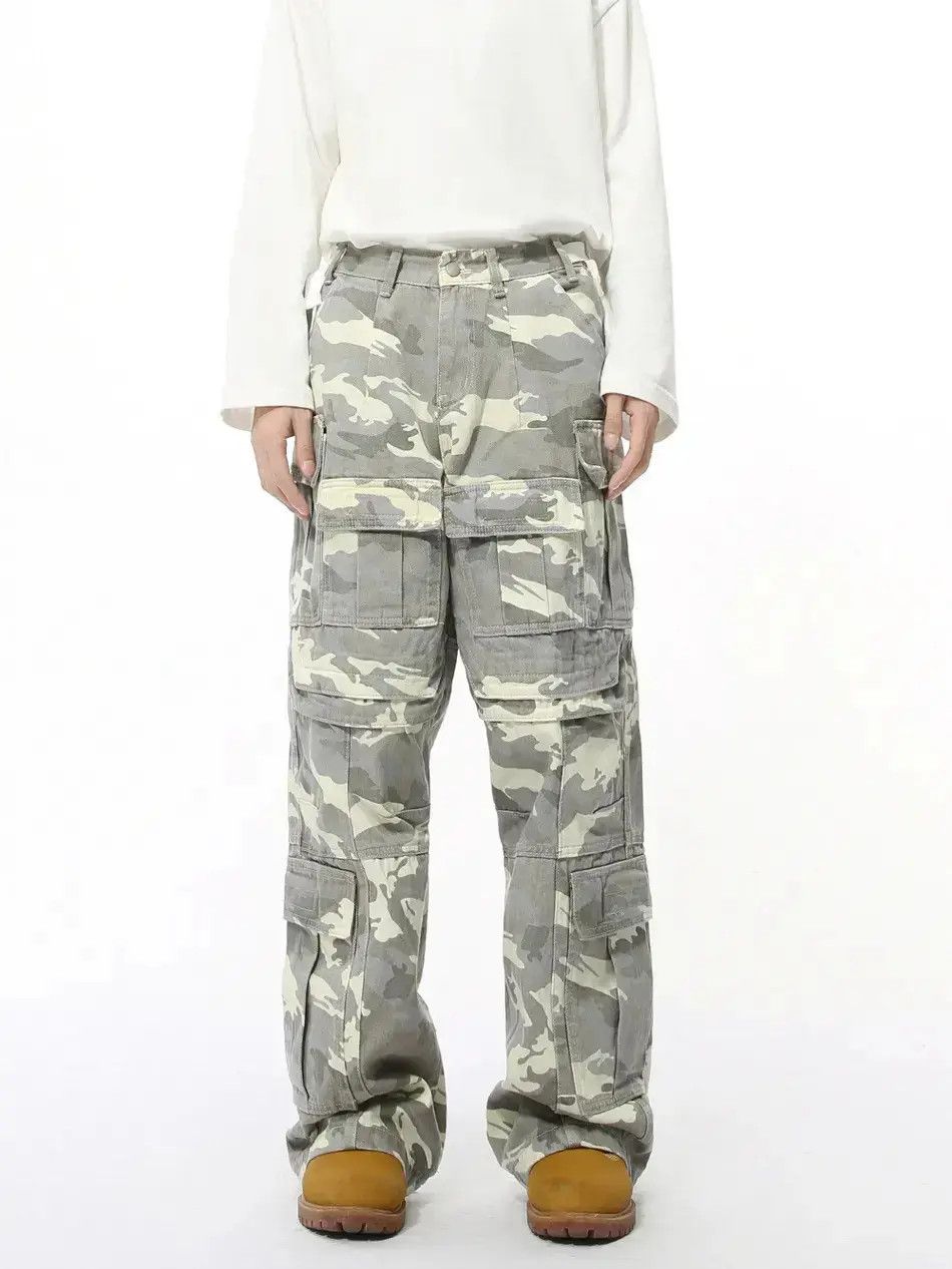Japanese Brand Retro loose camouflage pocket jeans Size US 32 / EU 48 - 1 Thumbnail