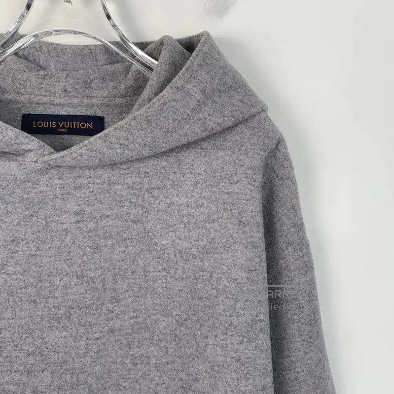 Louis Vuitton Louis Vuitton Gray Wool Hoodie for Men . Size US S / EU 44-46 / 1 - 3 Thumbnail