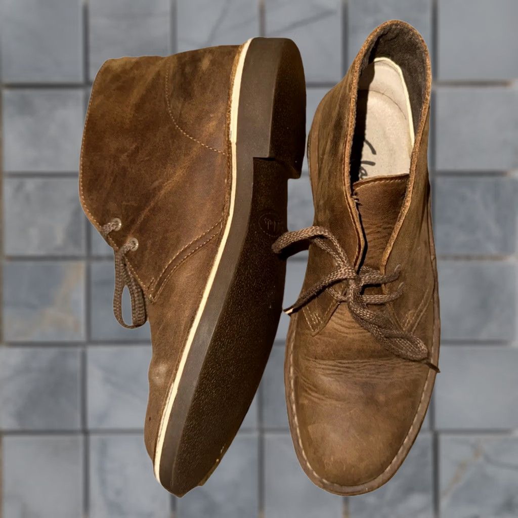 Clarks Chukka Boots - Taupe Suede with Brown Laces CLARKS Size 7 Taupe Suede Lace Up Chukka Boots – Sui Generis  main image 4