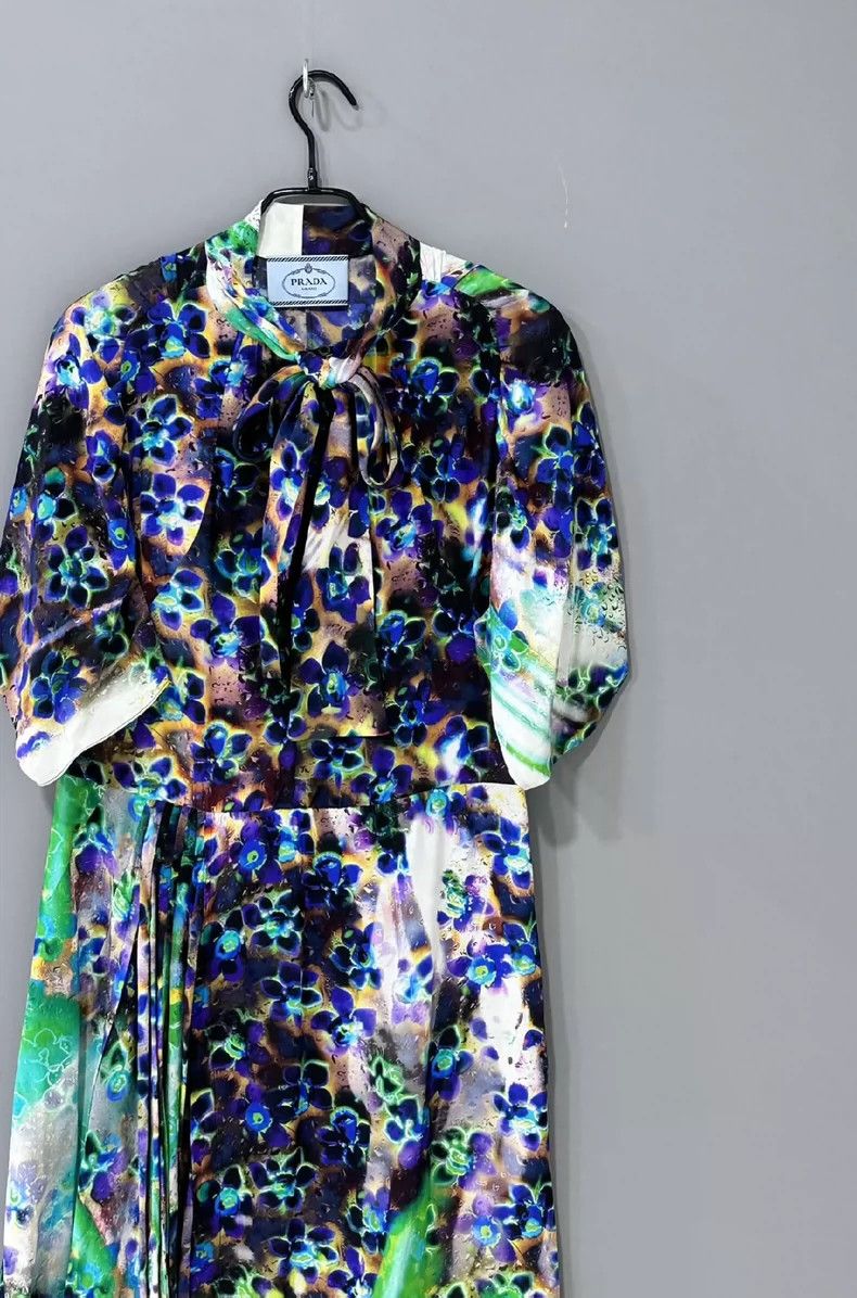 Prada Prada Floral dress in cold tones 2502-Nextarrow Size XS / US 0-2 / IT 36-38 - 2 Thumbnail
