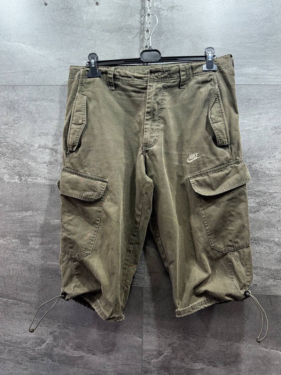 Other Vintage Nike Cargo Shorts Khaki Distressed Travis Style Y2K Size US 34 / EU 50 - 1 Thumbnail