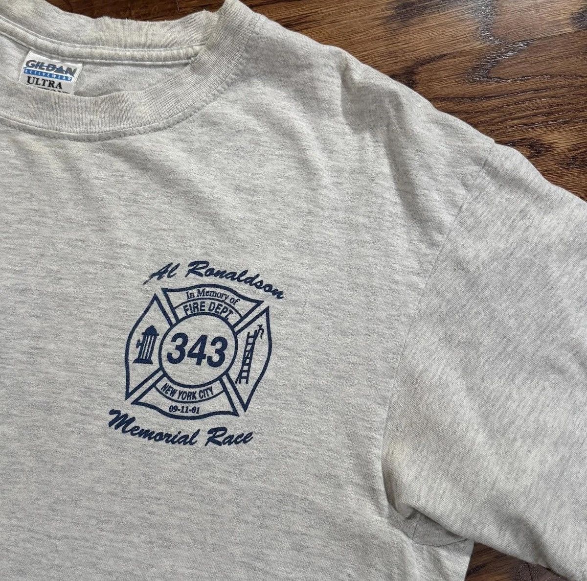 Gildan Vintage FDNY 9-11 Tribute T Shirt (Size L) Size US L / EU 52-54 / 3 - 5 Thumbnail