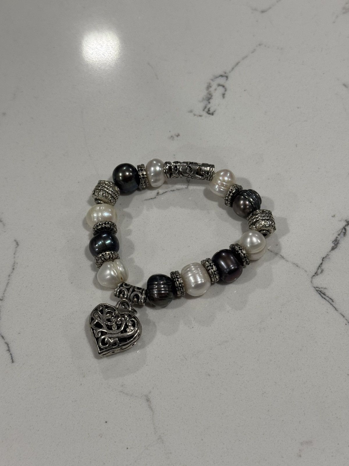 Jewelry Freshwater Pearl Bracelet Charm Black & White Pearls Size ONE SIZE - 5 Thumbnail