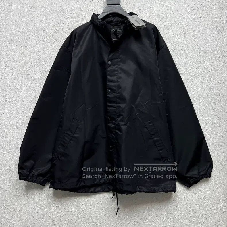 Balenciaga Balenciaga Back Big LOGO Tape Bandage Functional Windbreak Size US M / EU 48-50 / 2 - 2 Thumbnail