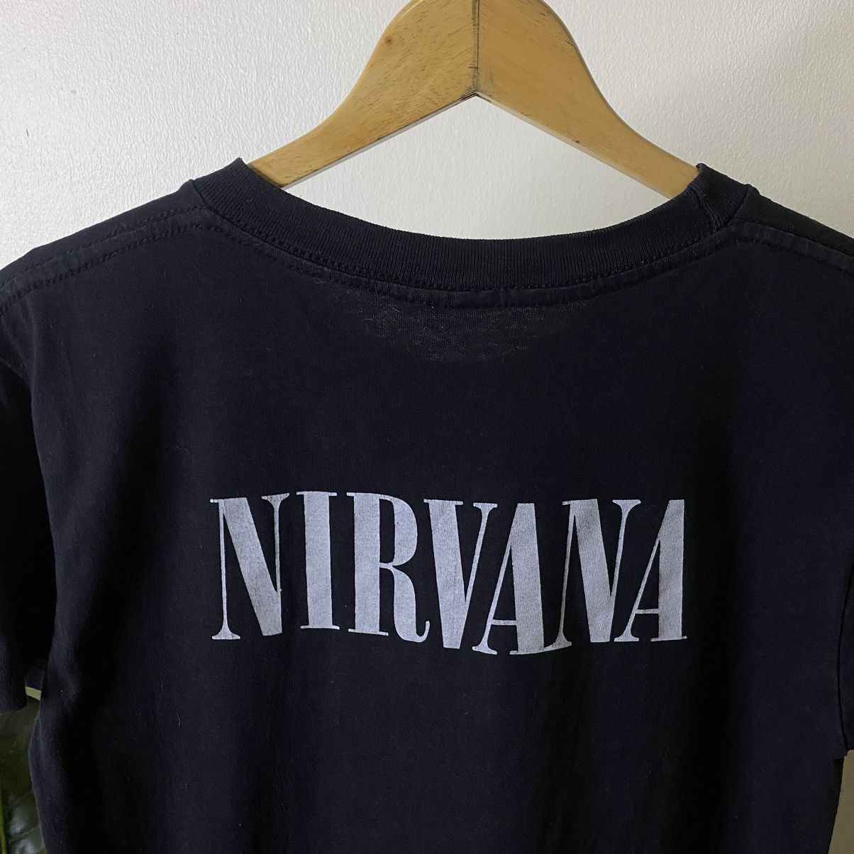 Nirvana × Vintage Vintage 2000s Nirvana Kurt Cobain Smiley Face Tee Size US S / EU 44-46 / 1 - 5 Thumbnail