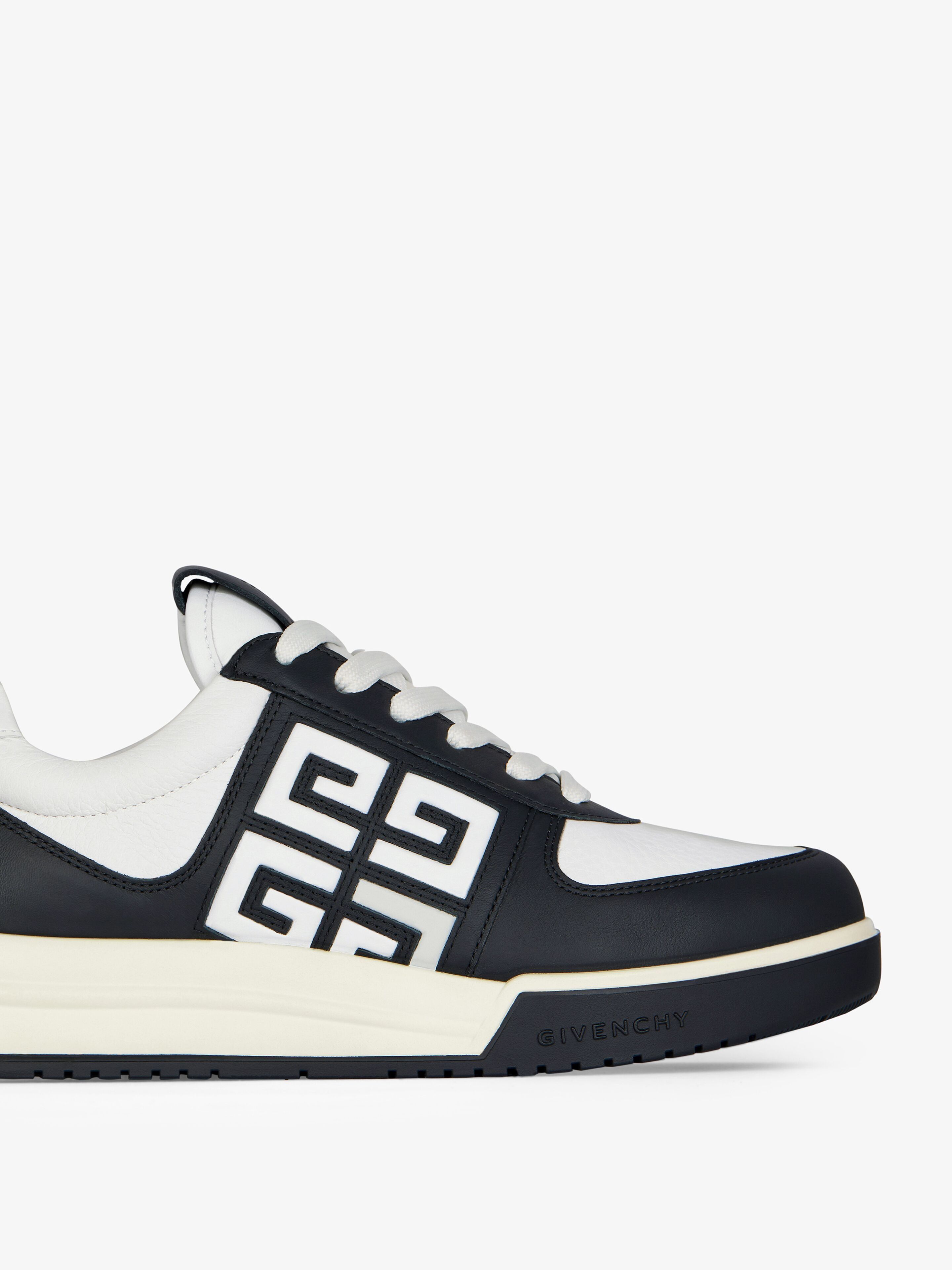 Givenchy o1lv12m1025 G4 Low Top Sneakers in Black/White Size US 11 / EU 44 - 2 Thumbnail