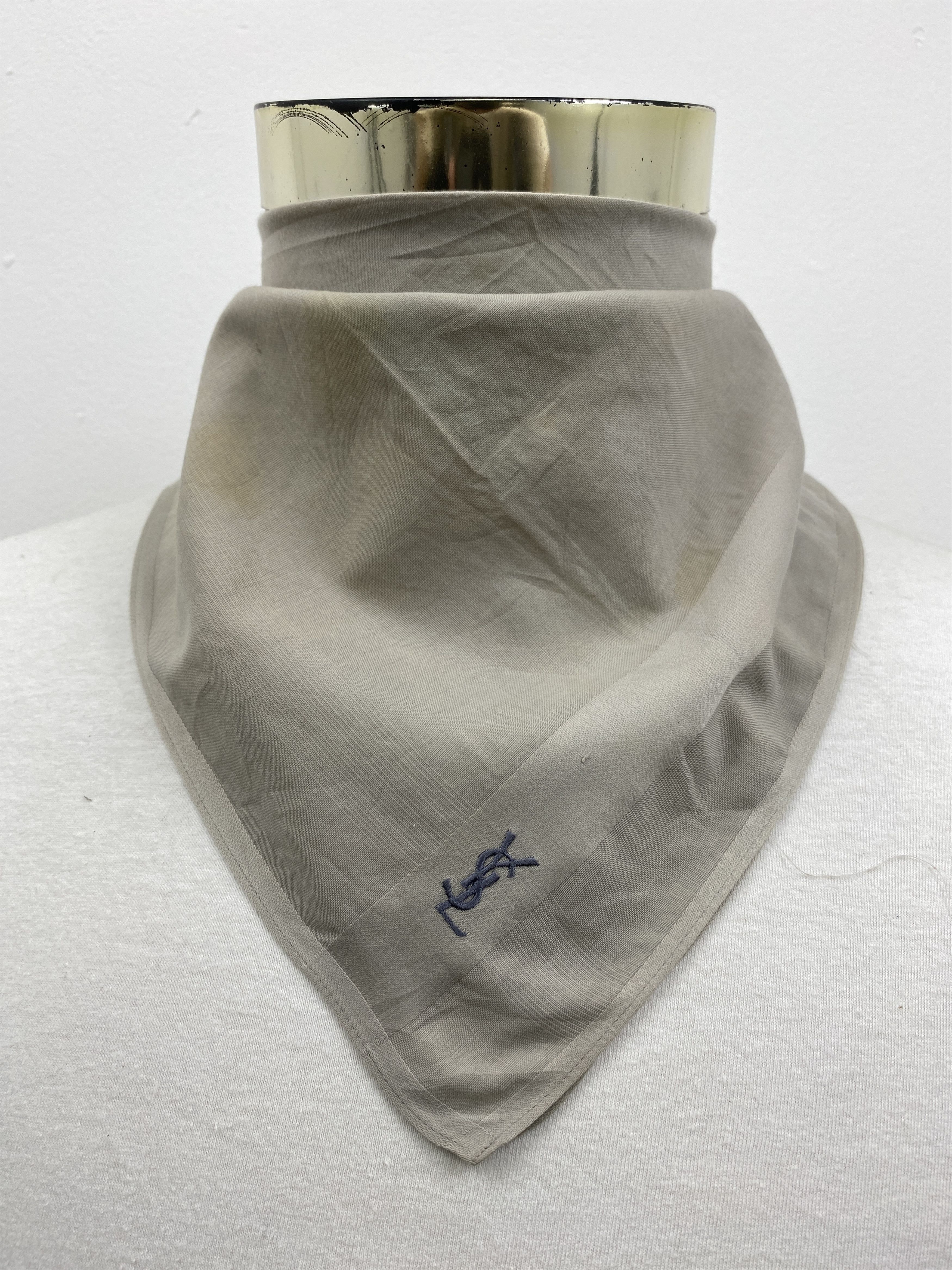 Vintage Yves Saint Laurent Handkerchief / Neckerchief HKC0433 Size ONE SIZE - 2 Thumbnail