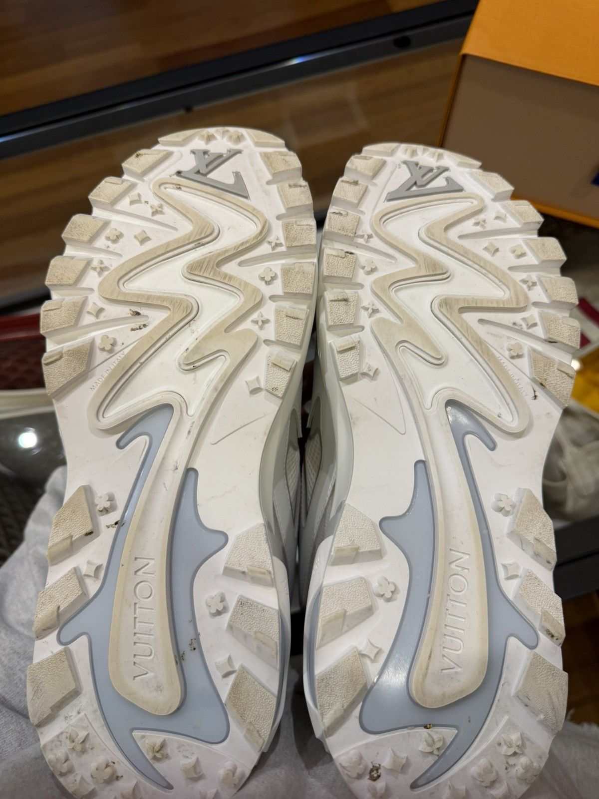 Louis Vuitton Louis Vuitton Runner Tatic Sneaker - White Size US 10 / EU 43 - 7 Thumbnail