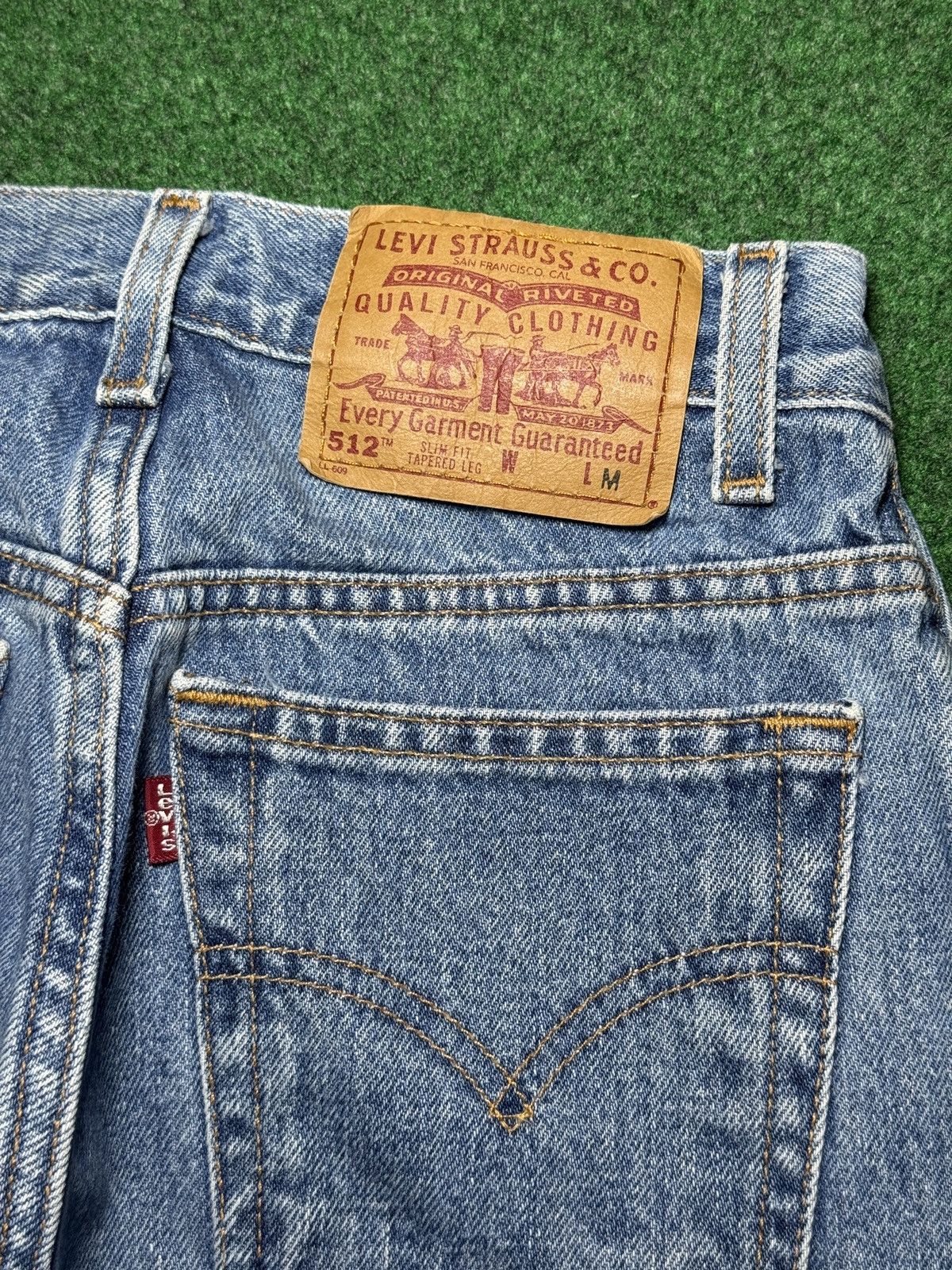 Levi's Vintage Clothing Vintage Levi’s 512 Slim Taper 5 26x31 Light Wash Y2K Jeans Size 26" / US 2 / IT 38 - 2 Thumbnail