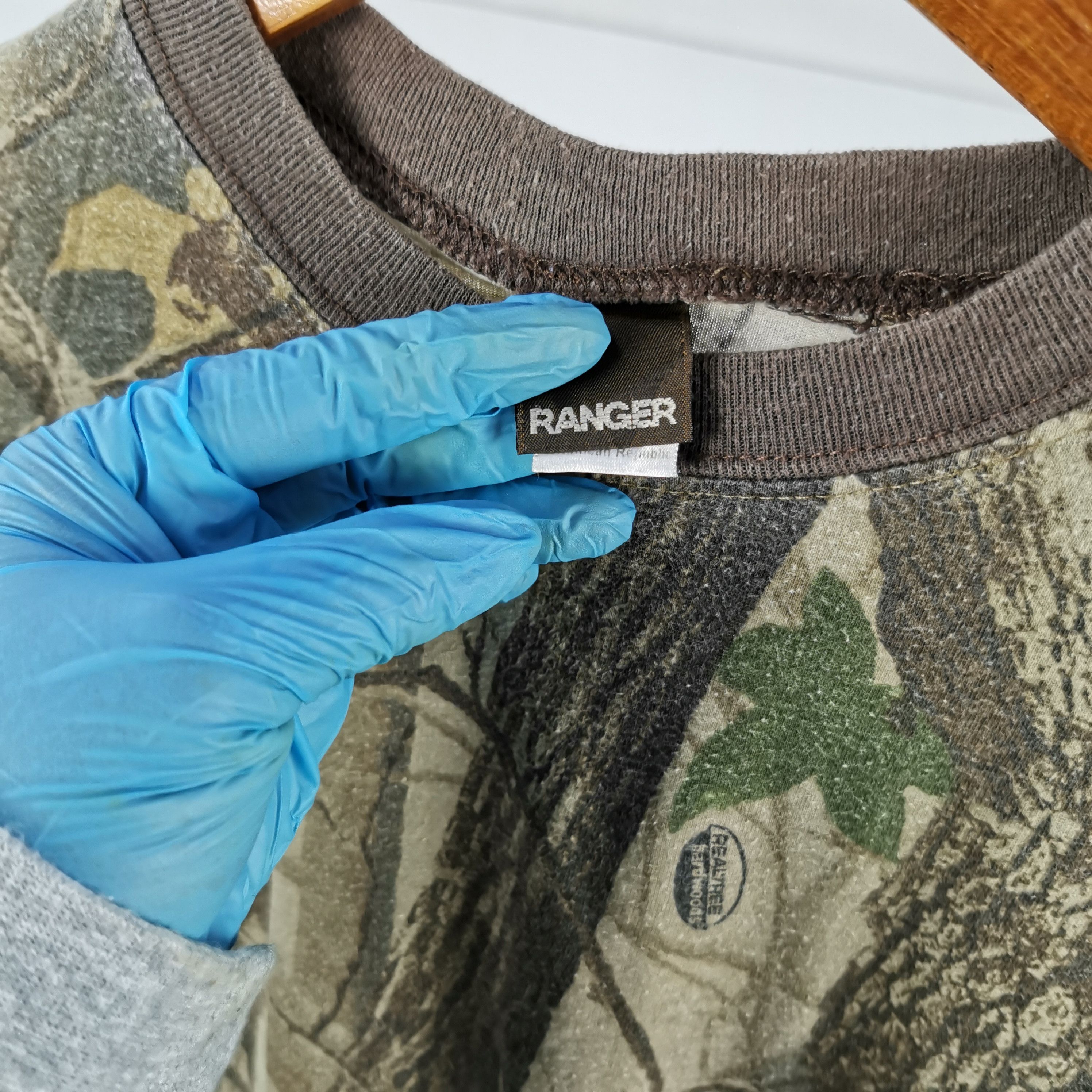 Realtree Vintage Y2K Tree Camouflage Real Tree T-Shirt Crewneck SOLD Size US M / EU 48-50 / 2 - 5 Thumbnail