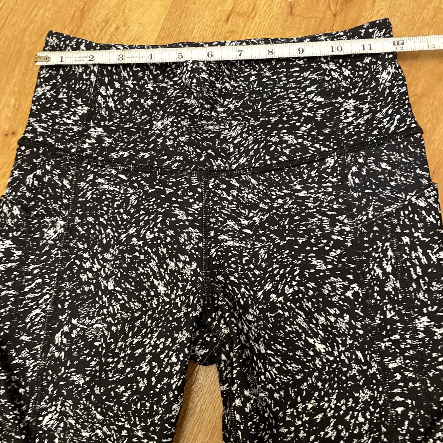 Athleta Athleta Ultimate Stash Textured 7/8 Tight Leggings Womens Small Black White Pattern Jacquard Athletic Yoga Running Gym Tights Size 28" / US 6 / IT 42 - 4 Thumbnail