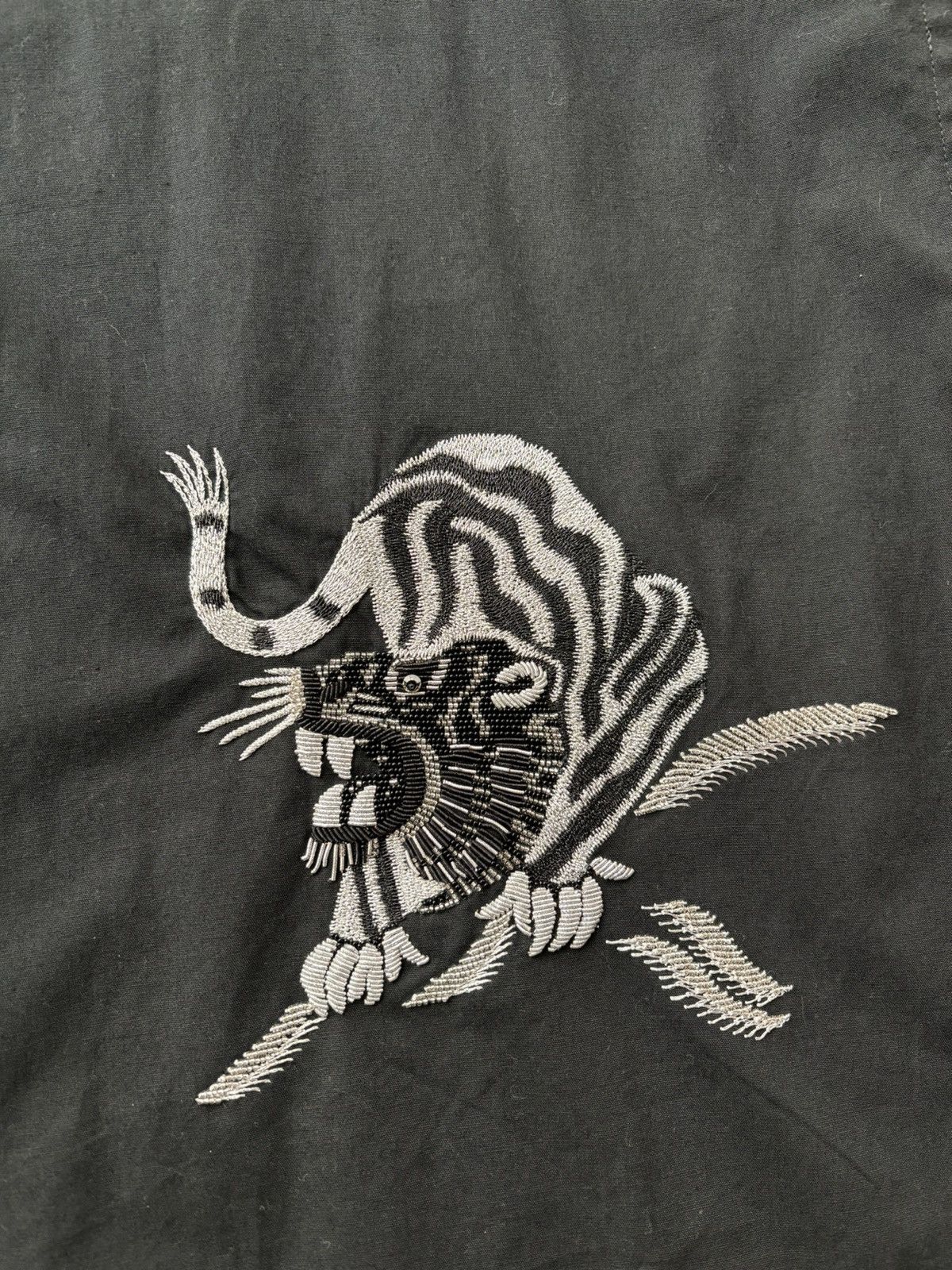 Vintage × Y's × Yohji Yamamoto 1990s Y’s Yohji Yamamoto Jacket Vintage Sequin Tiger 1998 SS Size US M / EU 48-50 / 2 - 12 Thumbnail