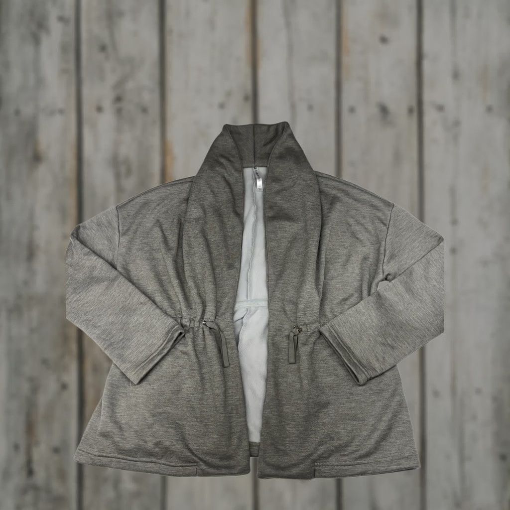 Fabletics VINTAGE Fabletics Athleisure Oversized Shawl Cardigan Sweater Cinch Gray Size Medium Size M / US 6-8 / IT 42-44 - 1 Thumbnail