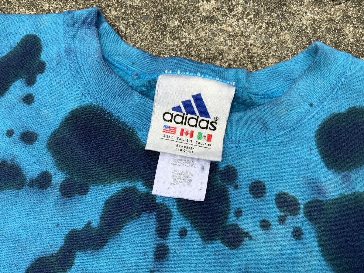 Adidas × Vintage Vintage 90s Adidas Tie Dye Light Blue Crewneck Size L USA Size US L / EU 52-54 / 3 - 4 Thumbnail