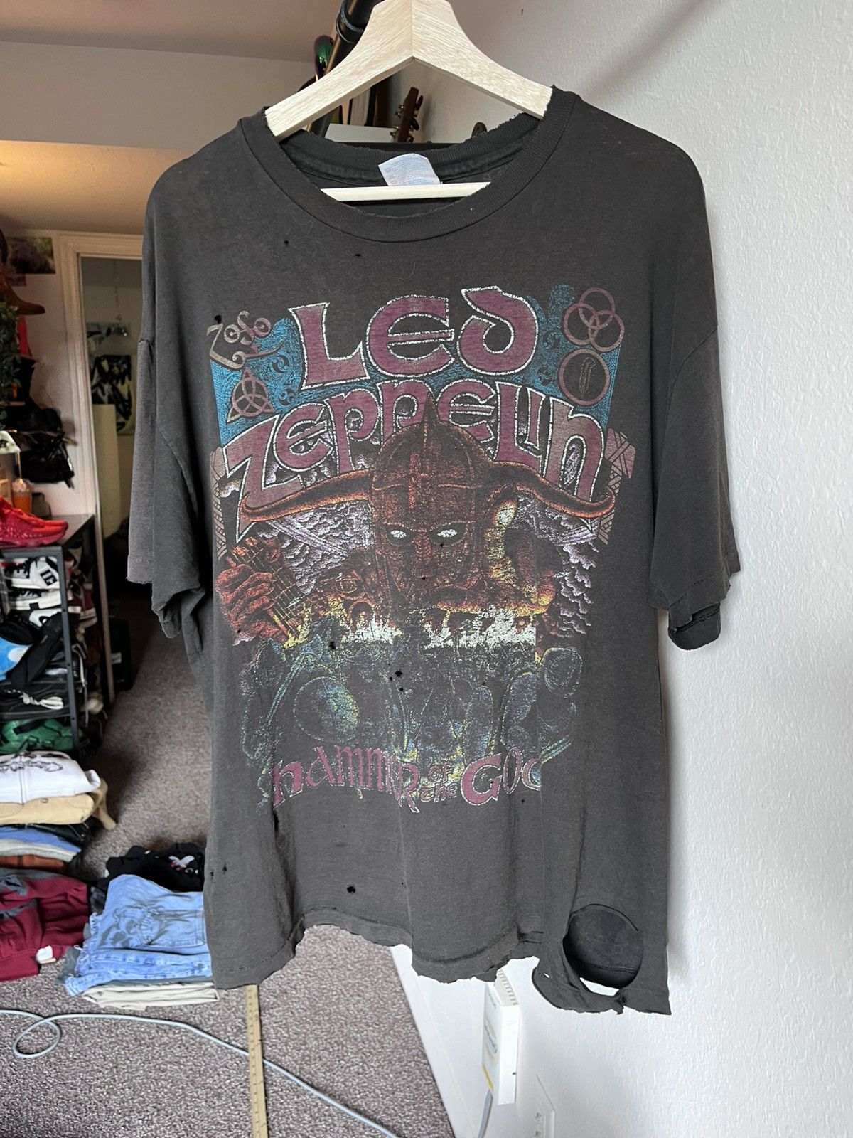 Vintage Wisdm owned Rare Vintage Led Zeppelin “Hammer of the Gods” Size US XL / EU 56 / 4 - 1 Thumbnail