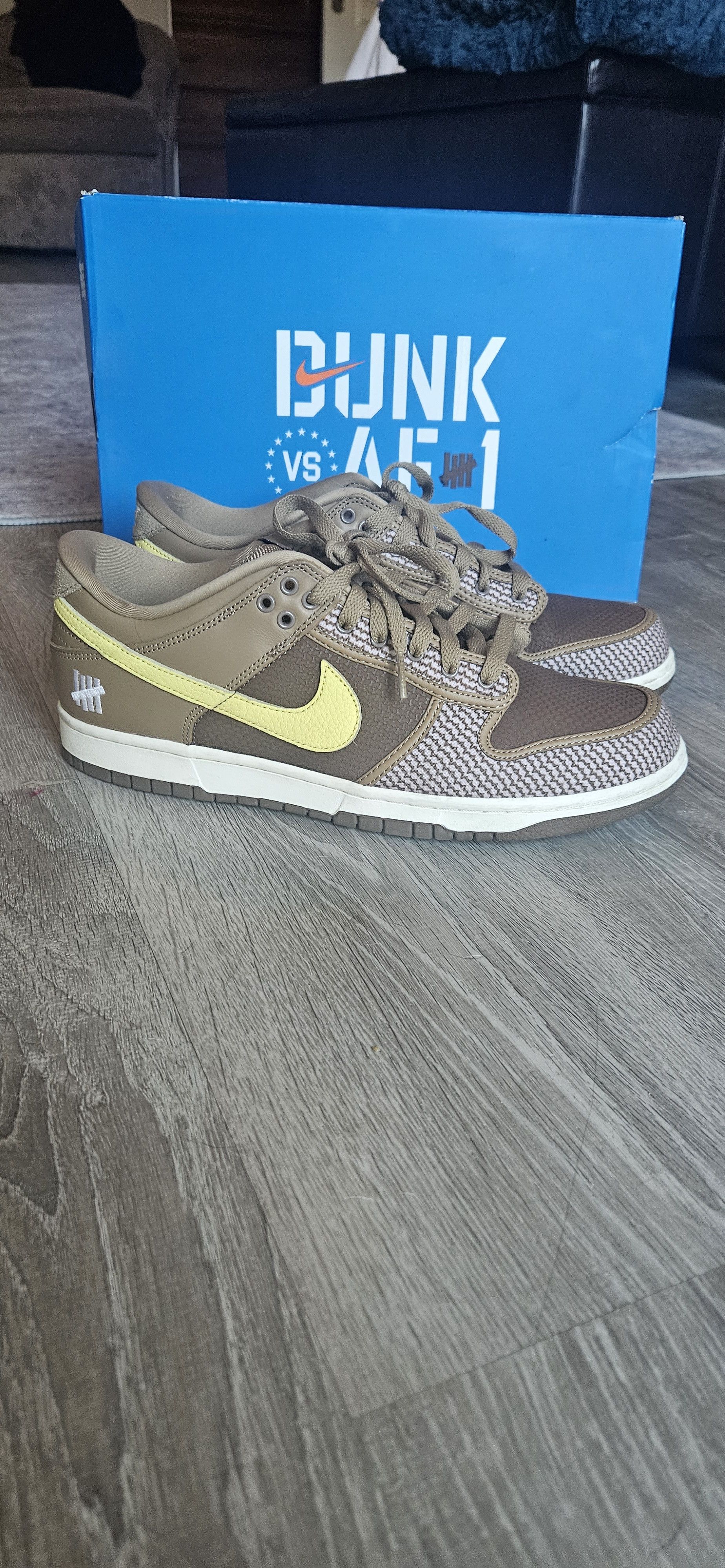 Nike Undefeated dunks canteen Size US 11 / EU 44 - 1 Thumbnail