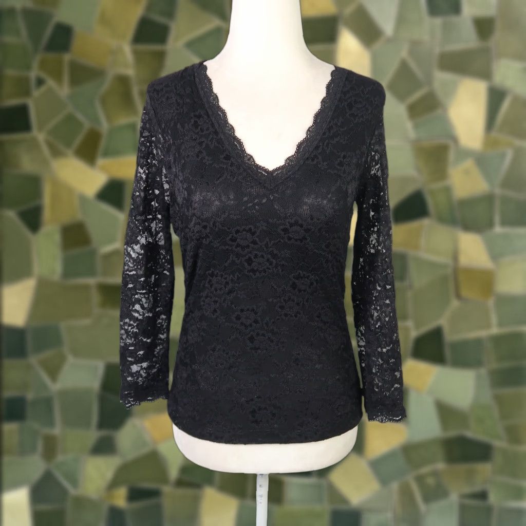 Vintage VINTAGE Moda International Black Lace Long Sleeve V-Neck Top S Womens 90s Gothic Floral Nylon Spandex Blouse Size S / US 4 / IT 40 - 1 Thumbnail
