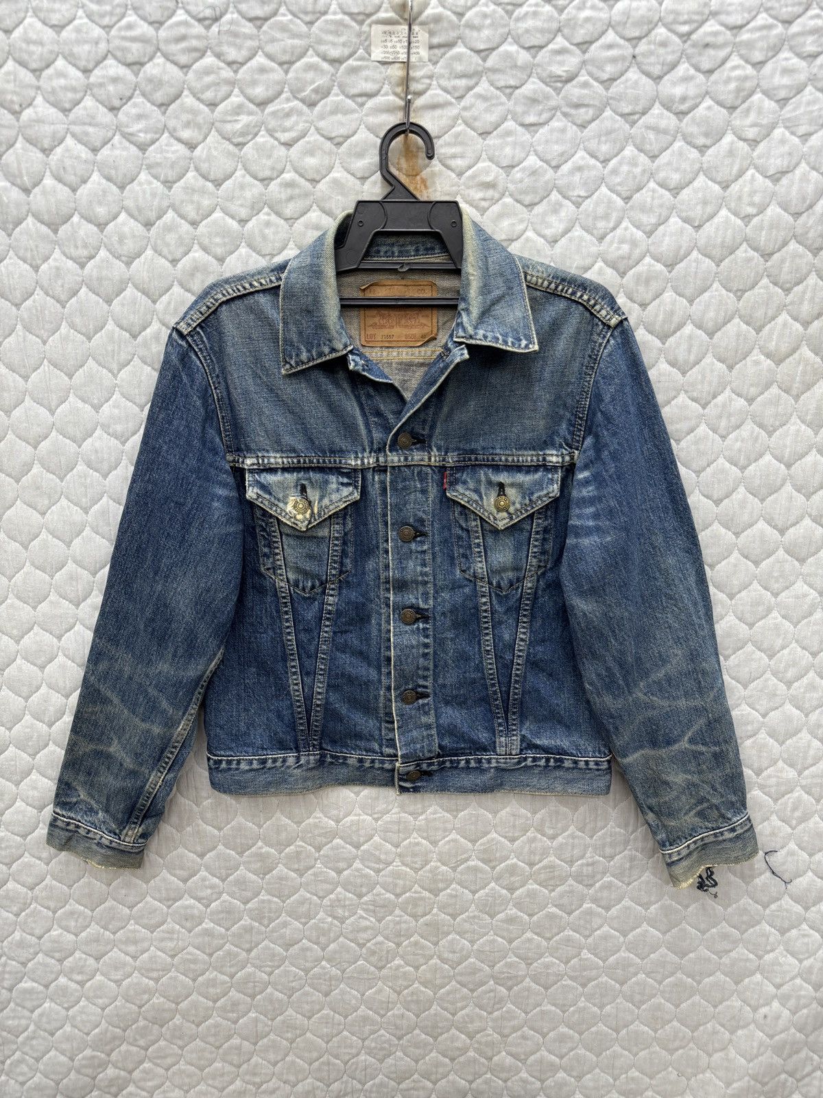 90s Levi’s 557 BIGE denim trucker jacket Size 38 Vintage Levi's 557 Big E Trucker Jacket - Etsy