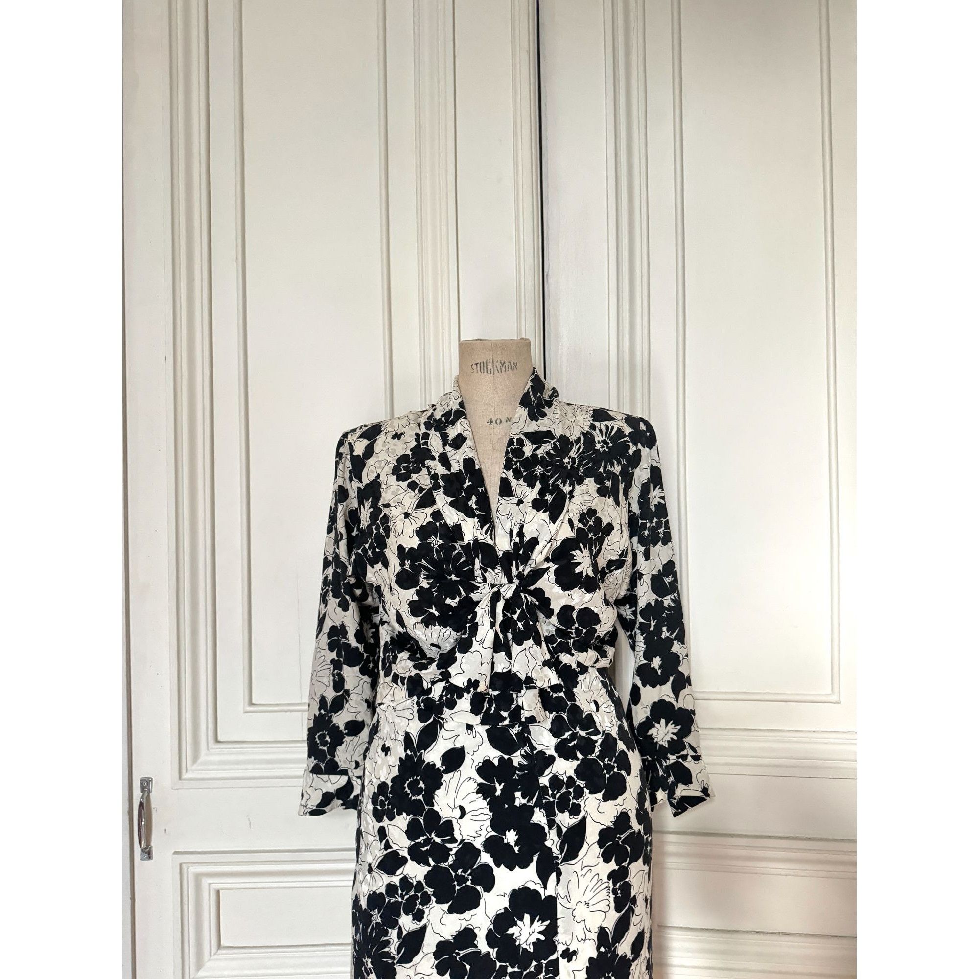 Yves Saint Laurent Spring Summer 1986 White Black Silk Floral Dress Size M / US 6-8 / IT 42-44 - 3 Thumbnail