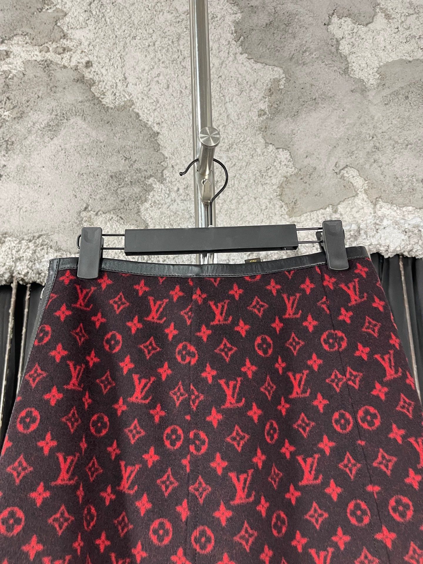 Louis Vuitton LV Monogram Wool Mini Skirt Women's Size 36 Size 26" / US 2 / IT 38 - 3 Thumbnail