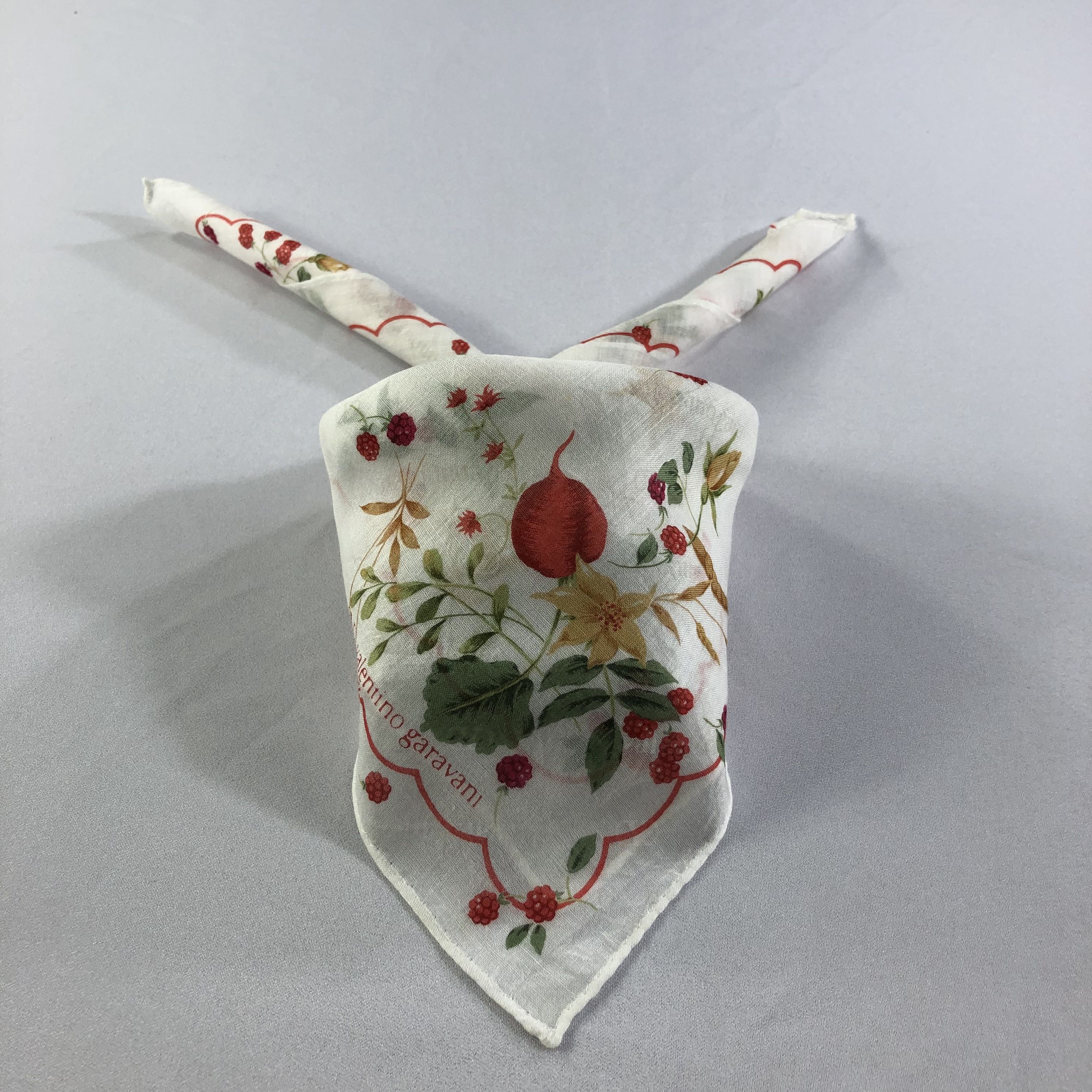 Vintage Valentino Garavani Handkerchief Neckerchief Bandana H1783 Size ONE SIZE - 1 Thumbnail