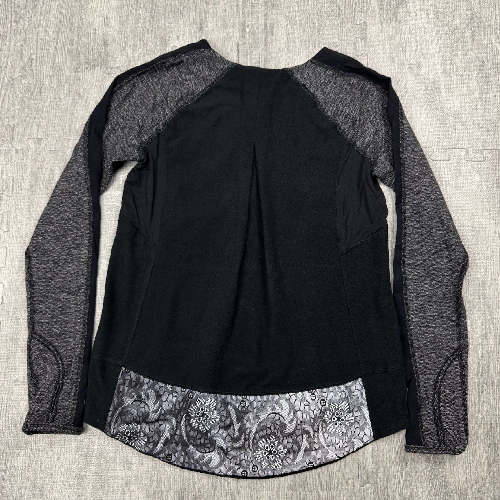 Lululemon LULULEMON BOLD IN THE COLD LONG SLEEVE FLEECE REFLECTIVE LACE RUNNING TOP SZ 6 Size M / US 6-8 / IT 42-44 - 6 Thumbnail