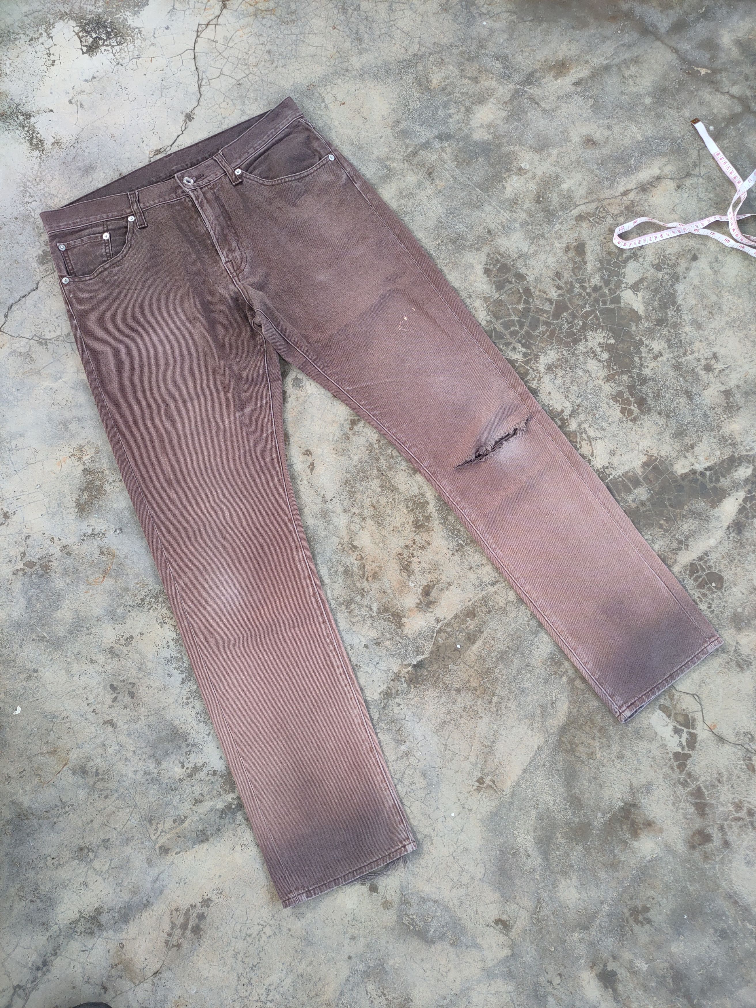 Japanese Brand VINTAGE SLIM FIT JAPANESE FADED BROWN DISTRESSED JEAN PANTS Size US 34 / EU 50 - 1 Thumbnail