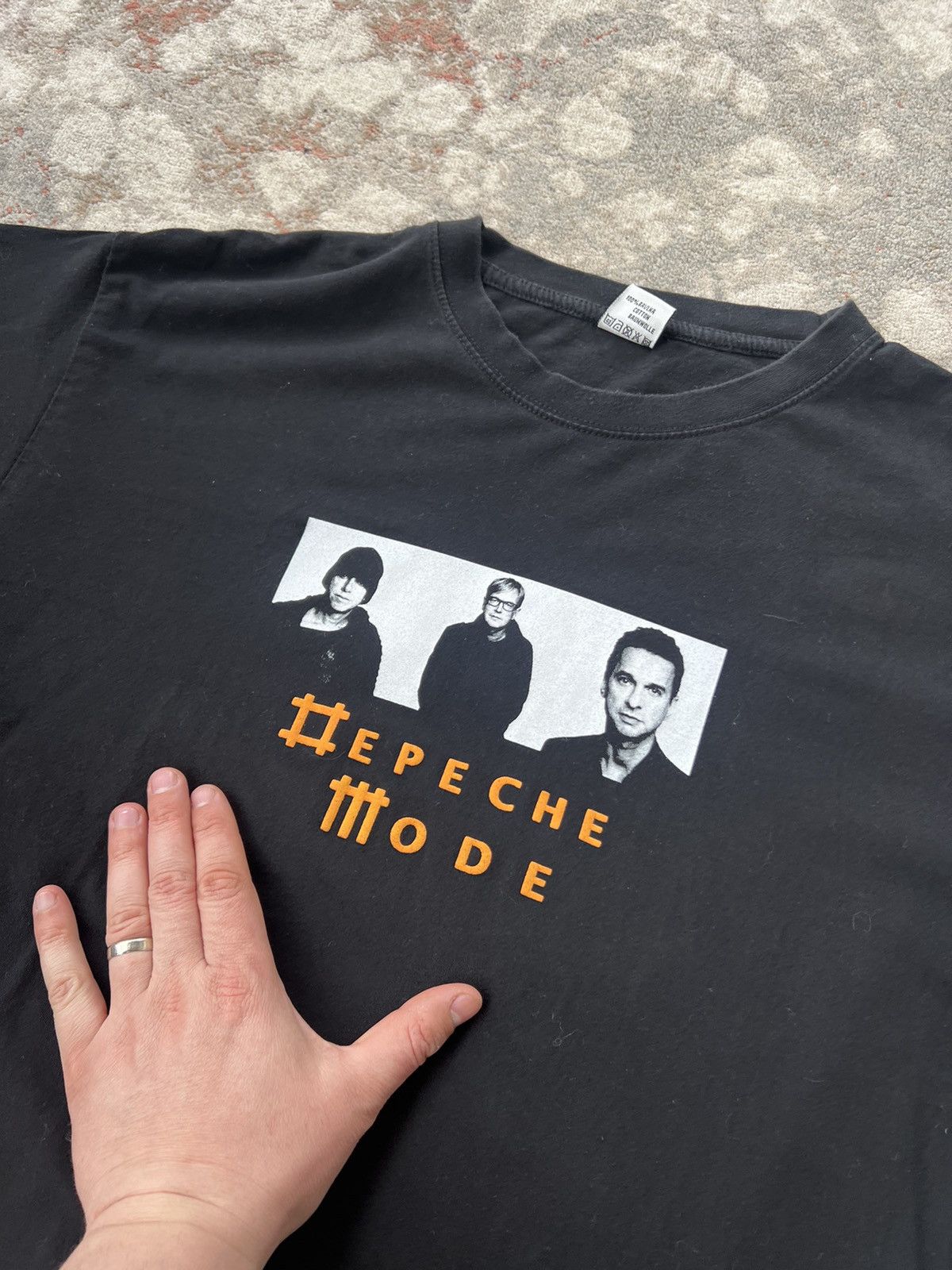 Other Depeche Mode Tour Of The Universe 2009 Tee Size US XL / EU 56 / 4 - 2 Thumbnail