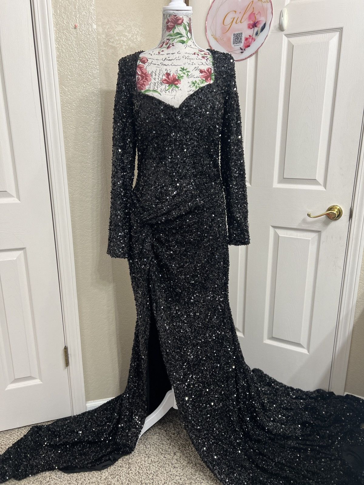 Fashion Nova Fashion Nova black sequin Gown size XL Size XL / US 12-14 / IT 48-50 - 2 Thumbnail