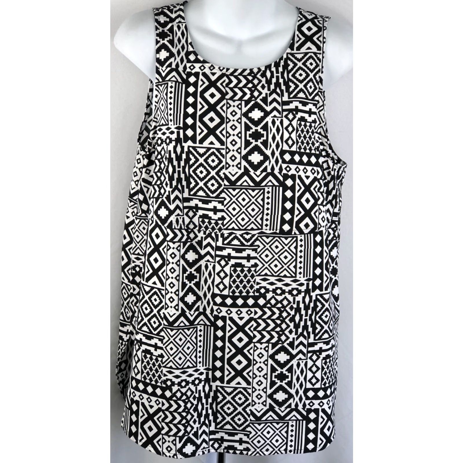 Faded Glory VINTAGE Faded Glory Sleeveless Tank Geometric Aztec Pleated Black White Boho Retro M Chest 36" 28" Polyester Womens Tank XS-XL Size M / US 6-8 / IT 42-44 - 6 Thumbnail