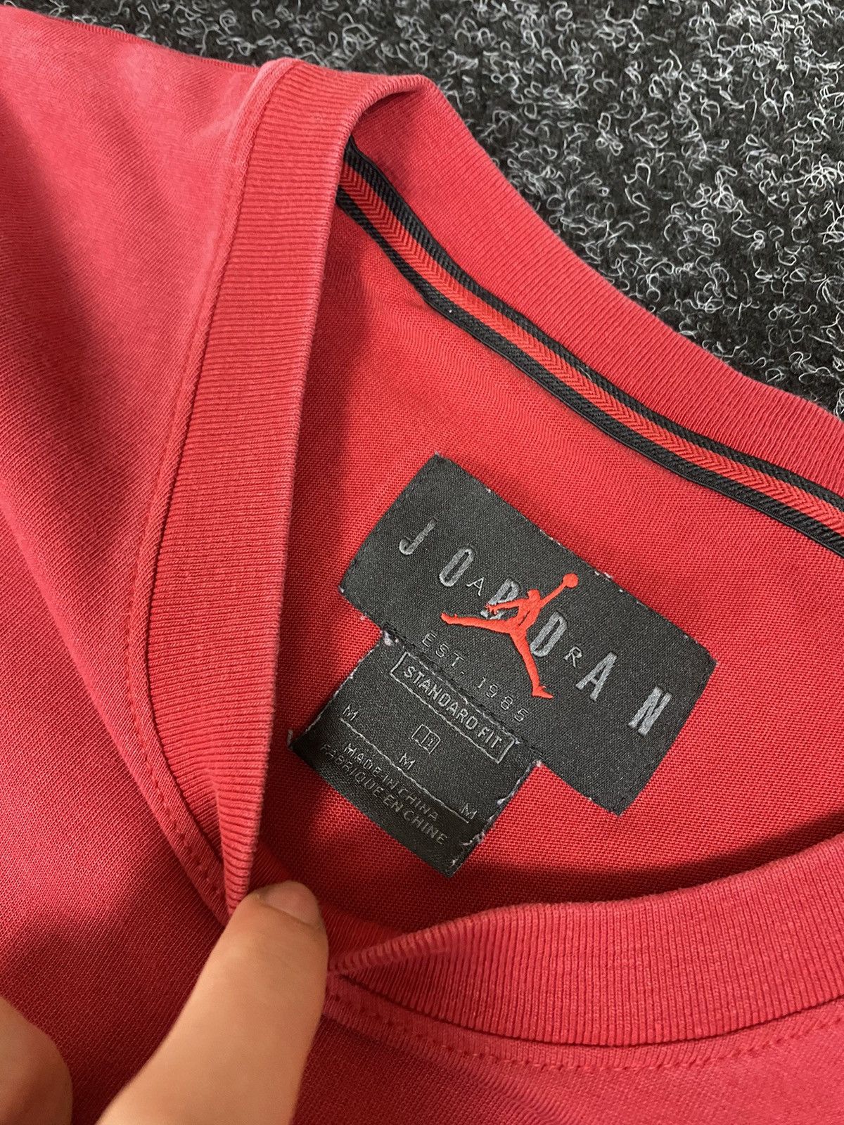 Jordan Brand VNTG 🚨JORDAN Red Central logo basic tee streetwear Size US M / EU 48-50 / 2 - 4 Thumbnail