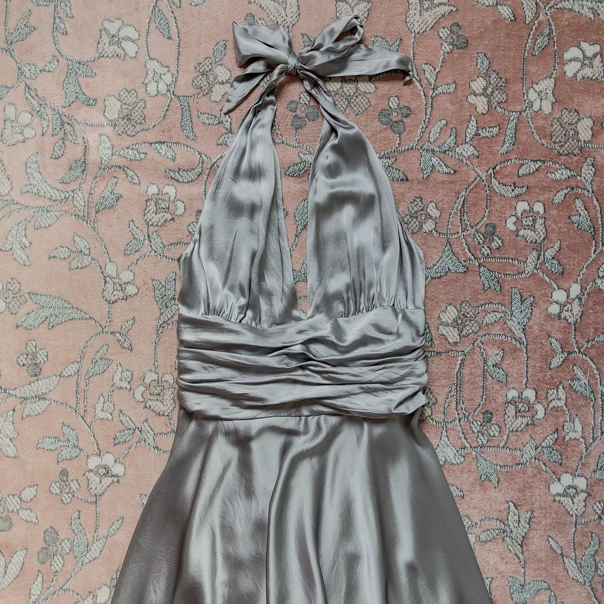 Vintage Vintage Romantic Gray Silk Open Back Dress (Medium) Size L / US 10 / IT 46 - 13 Thumbnail