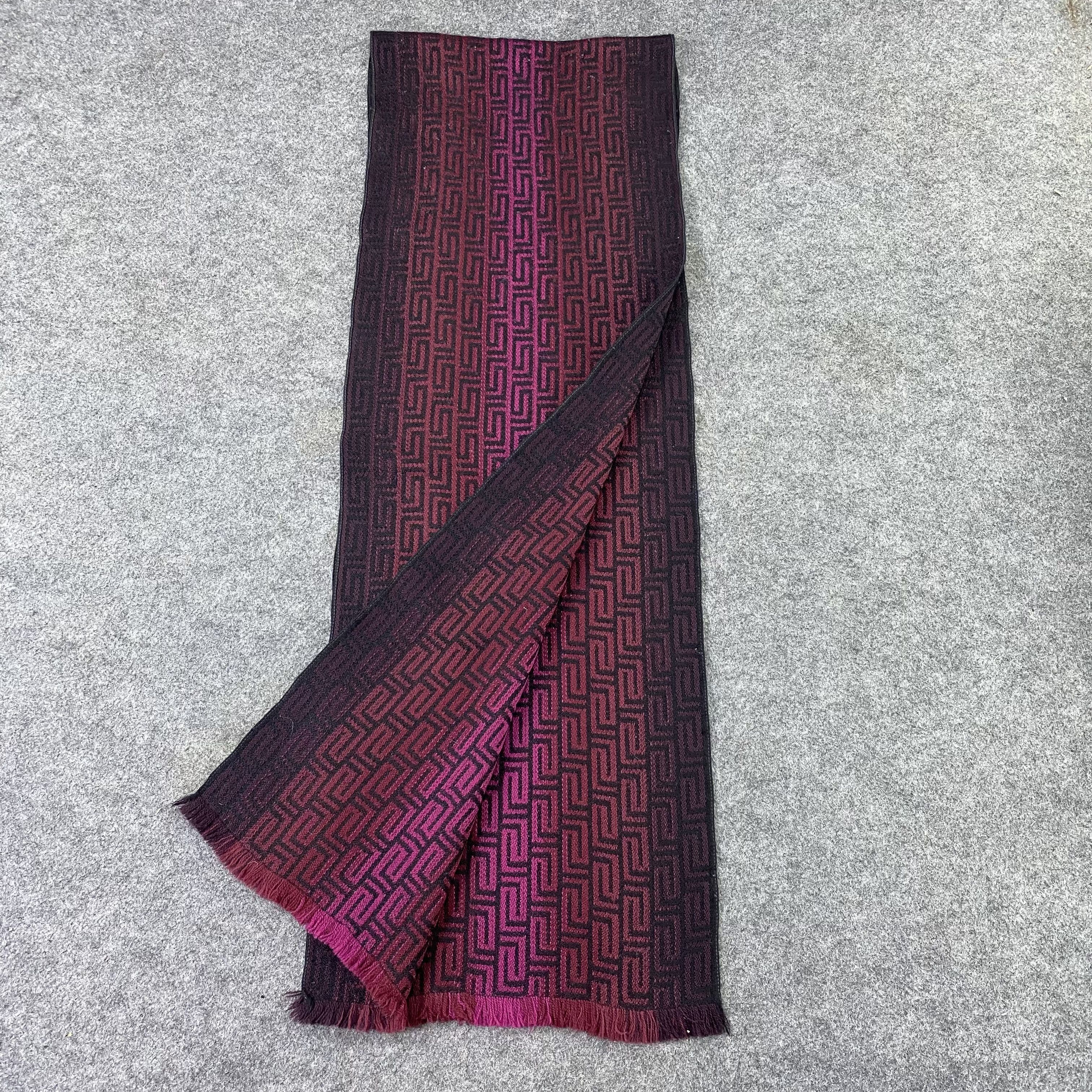 Versace Versace Tone color Scarf / Muffler / Neckwear - T1158 Size ONE SIZE - 3 Thumbnail