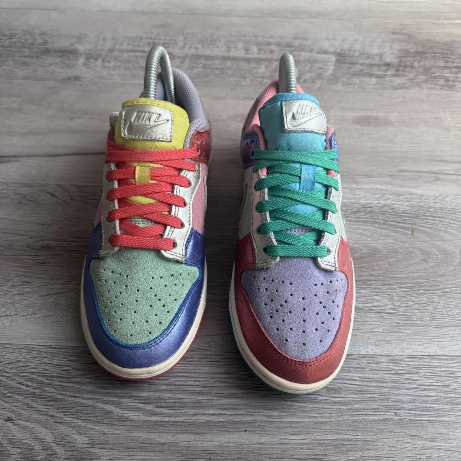 Nike NIKE • Dunk Low "Sunset Pulse" (5.5M) Size US 5.5 / EU 38 - 4 Thumbnail