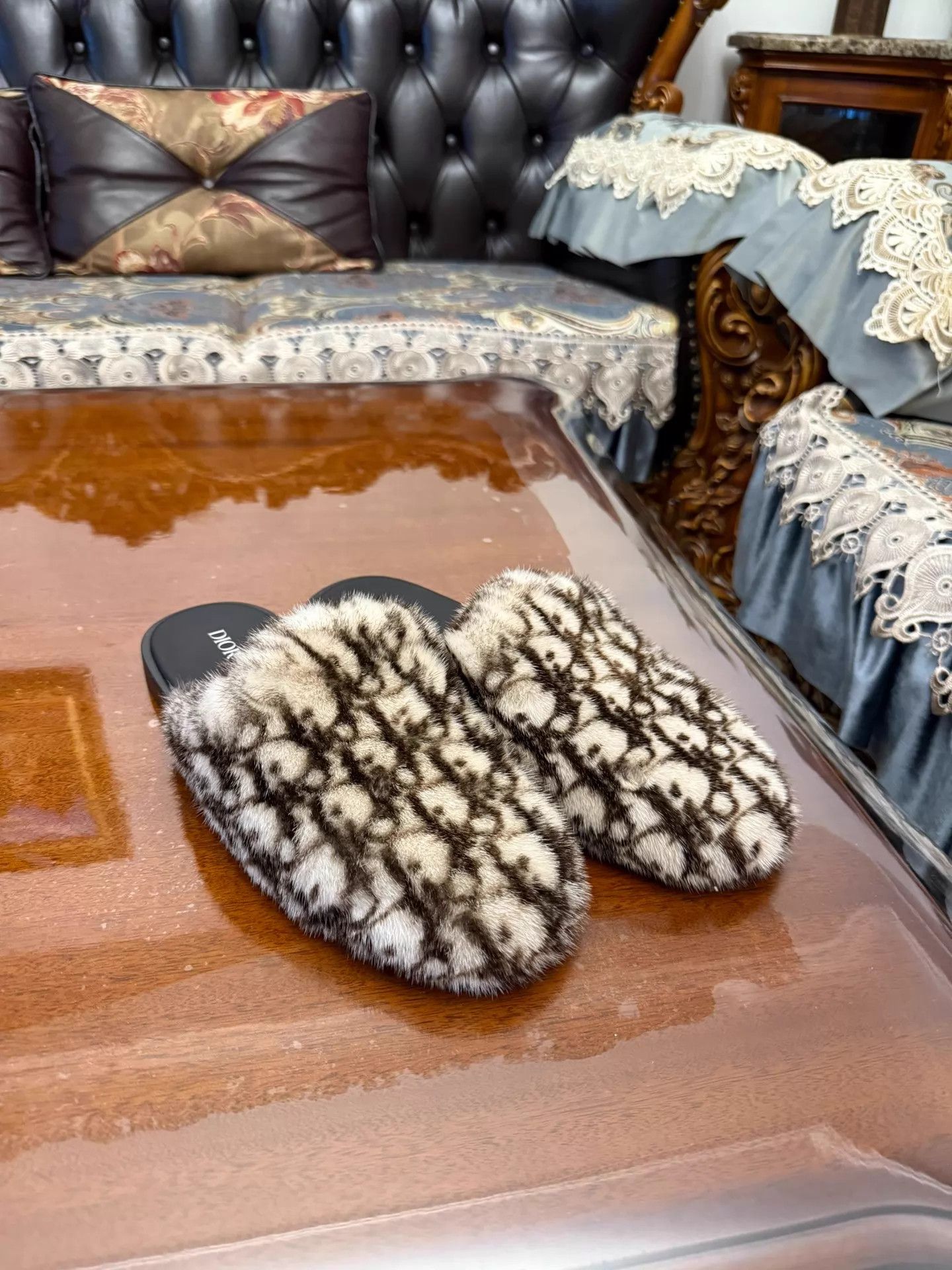 Dior Dior Mink Fur Slipper 42 (2-3 Wears, Like New) Size US 9 / EU 42 - 2 Thumbnail