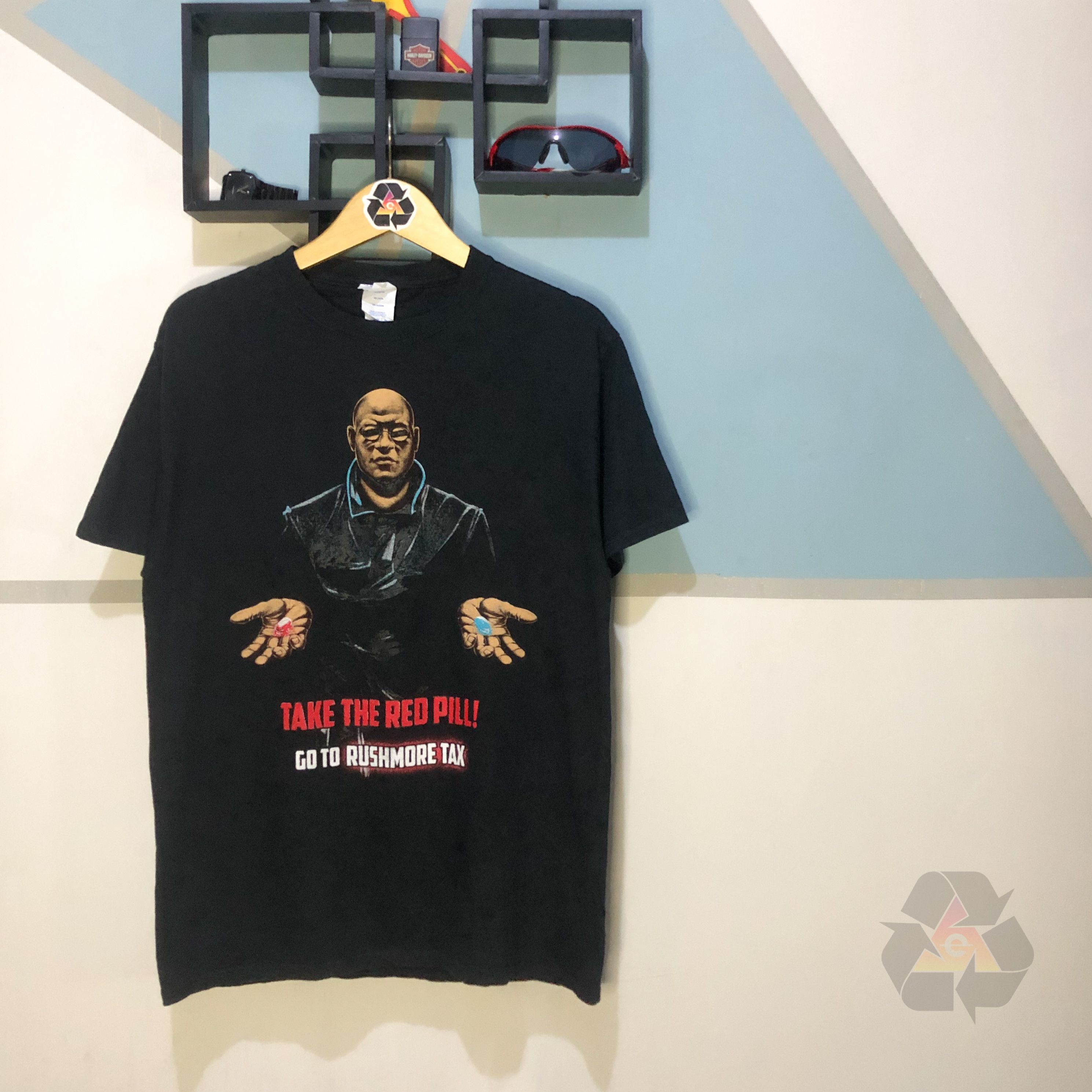 Matix The Matrix Morpheous Take The Red Pill T-Shirt Y2K Size US M / EU 48-50 / 2 - 1 Thumbnail